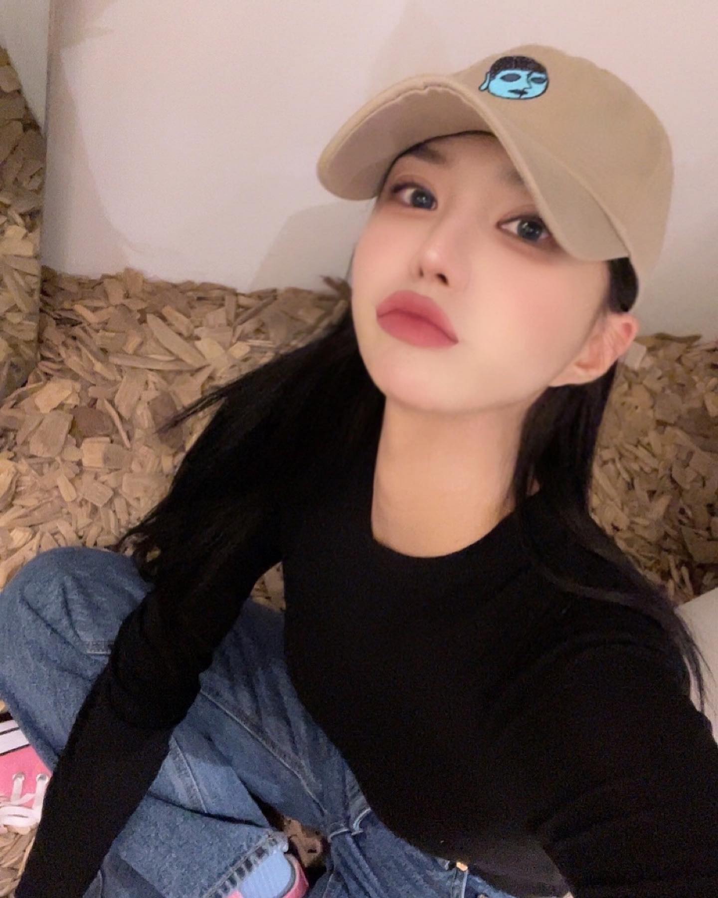 #협찬 누가 토종순대같이생겼다고 했냐

paramillaurel 

365일중에360일 모자를착용하는사람으로써
유니크한모자는 못참지😇
자수도짱짱하고 챙도길어서 소두처럼보이는건 문제없다🫶

#paramillaurel #볼캡#볼캡코디#볼캡추천#볼캡모자 #모자추천#모자#모자코디#모자스타그램 #패러밀로럴