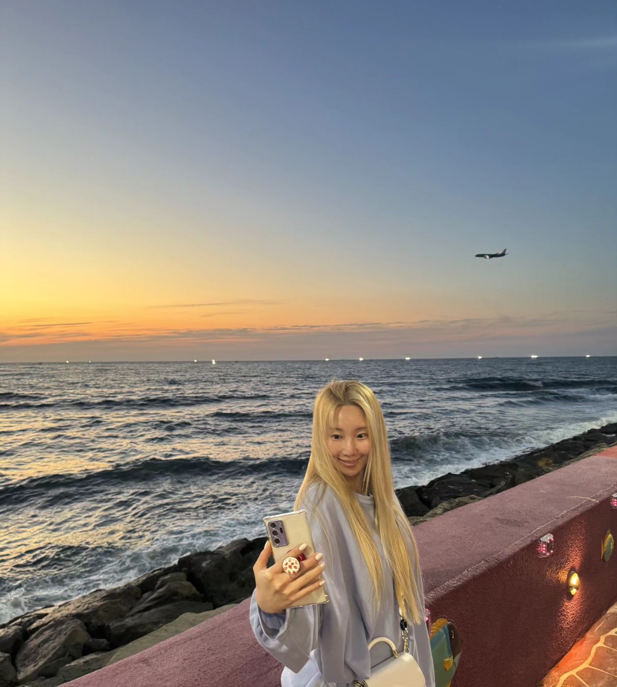 조개구이 먹고 신나서 한!껏 텐션 오름
🌅
#노을 #바다 #비행기