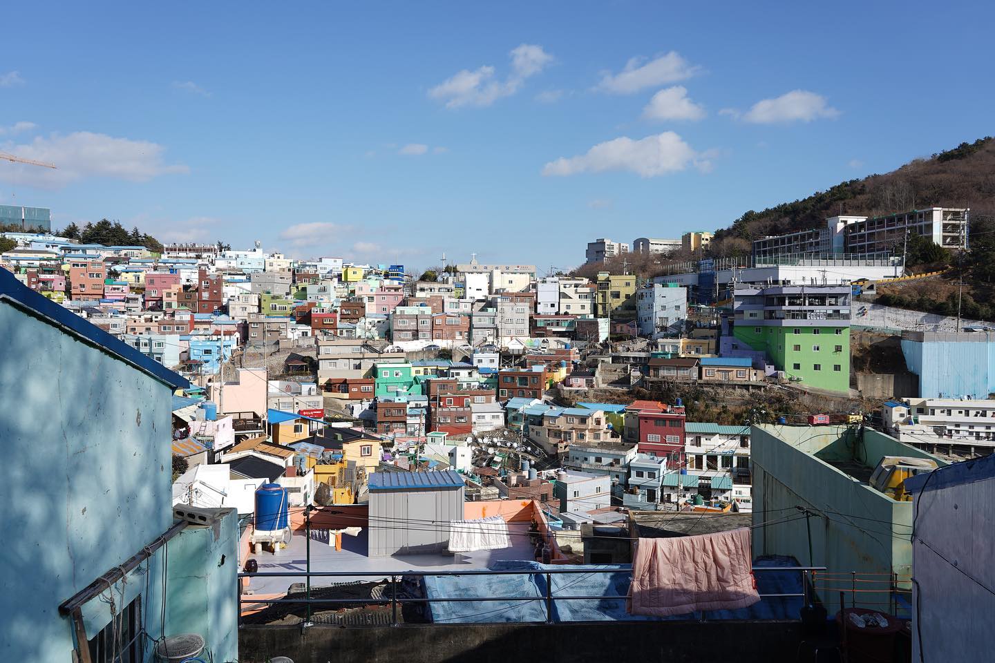 요즘은 제가 사는 곳 근교에만 다니고 있어요! 부산의 정감가는 풍경도 다시 다녀오고 싶네요!