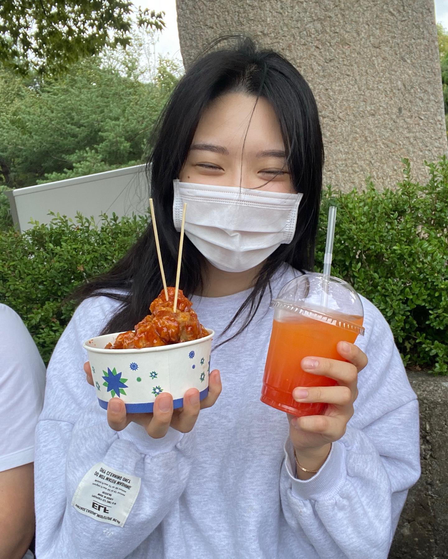 생얼로 조교님들이랑 축제오기💚
항상 저 놀아주셔서 감사해요😆🫶