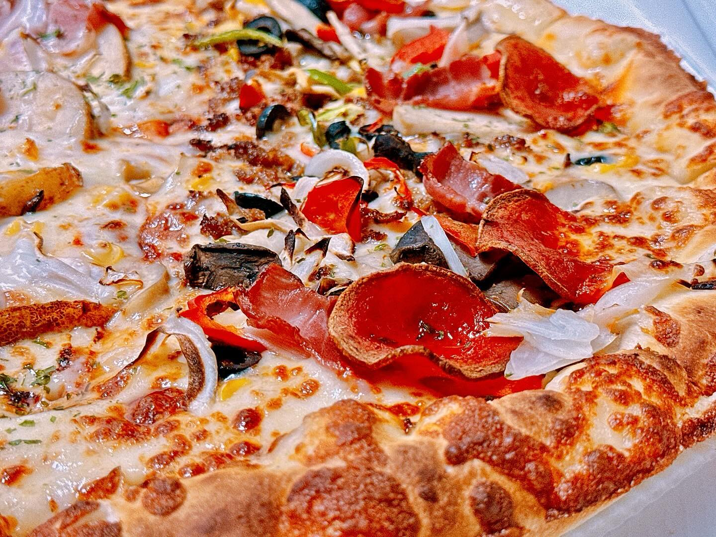 처음 주문해본 노모어피자 🍕
반반피자로 주문해서 포테이토베이컨이랑 콤비네이션 선택!😋
기존 브랜드들보다 도우가 부드럽고 토핑이 가득한...!!❤️
다음엔 다른 피자로 도전 🍕😋
.
.
.
#노모어피자 #nomorepizza #피자맛집
