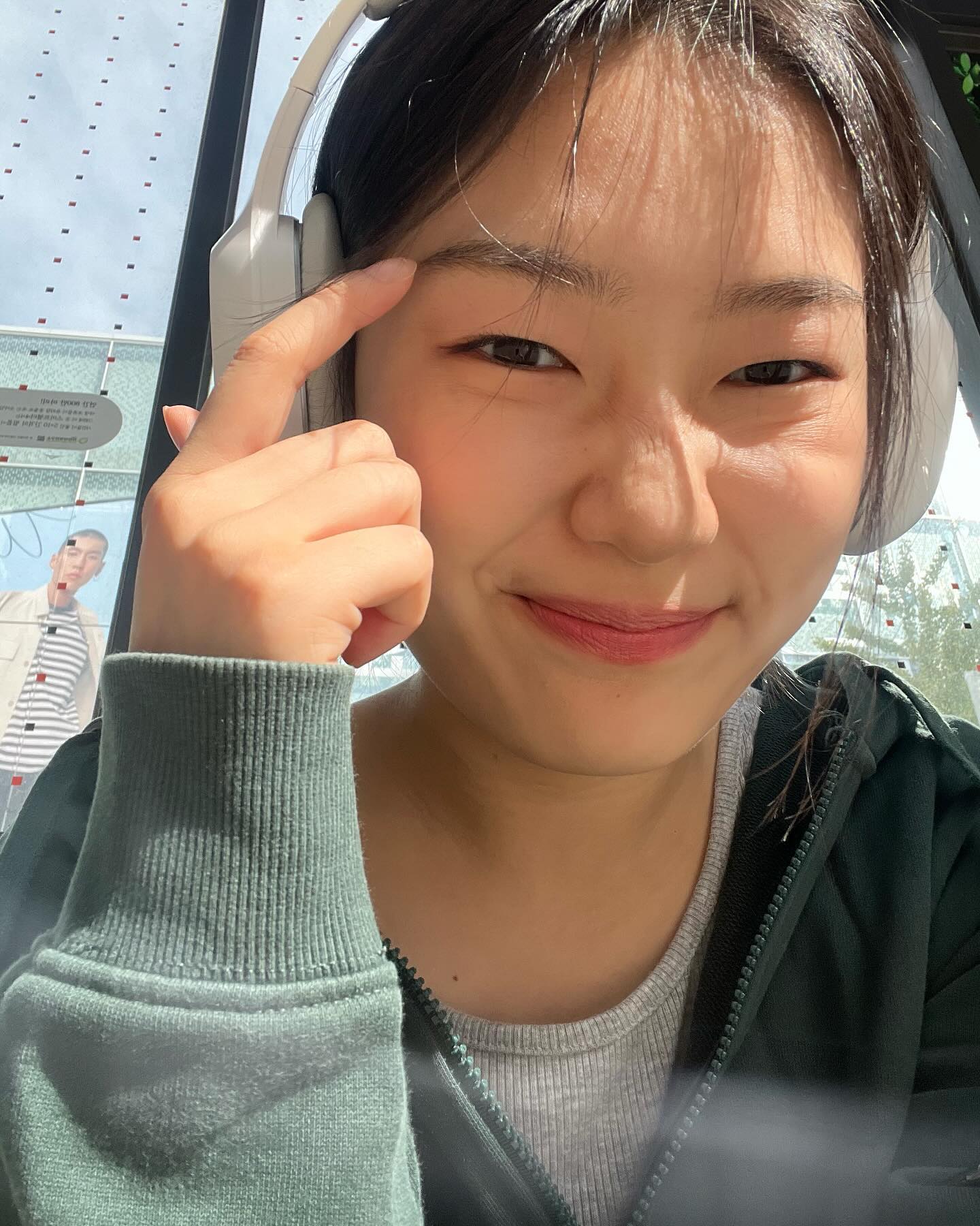 그녀의 머릿속엔 오직 떡볶이 생각뿐..
긁적