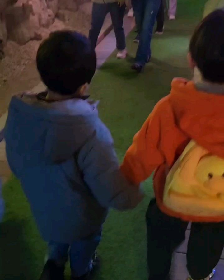 #울산자수정동굴나라🔮 
#공룡동굴🦕🦖 
#보트타기

드디어 세범이네와 나들이♡
두 쪼꼬미들은 손 꼭!잡고 하루종일
쫑알쫑알대기 ㅋㅋㅋㅋ
(대화의 75% 빵구이야기;;)

하니의 새로운 모습을 봤다 ㅋㅋ
날이 추워서 아쉬웠지만 날풀리면
꽃놀이 가즈앙♡

#똥깡아지들 #쫑알쫑알
#빠른육퇴 #굿