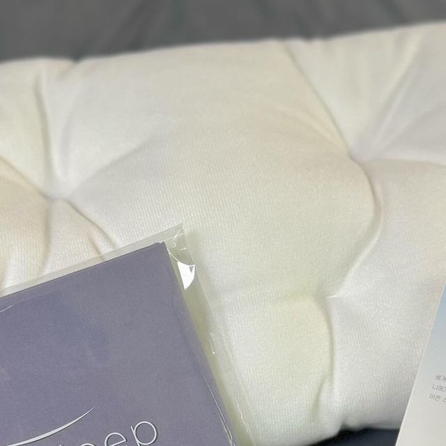 임문기 on Instagram: "#광고 🌱꿀잠을 위한 사람들을 위해 배게에 진심인 네오슬립 롤핏배게 입니다!! 요즘 현대인들은 거북목, 일자목을 안가지고 있는 사람들이 없더라구요. 저 또한 일자목