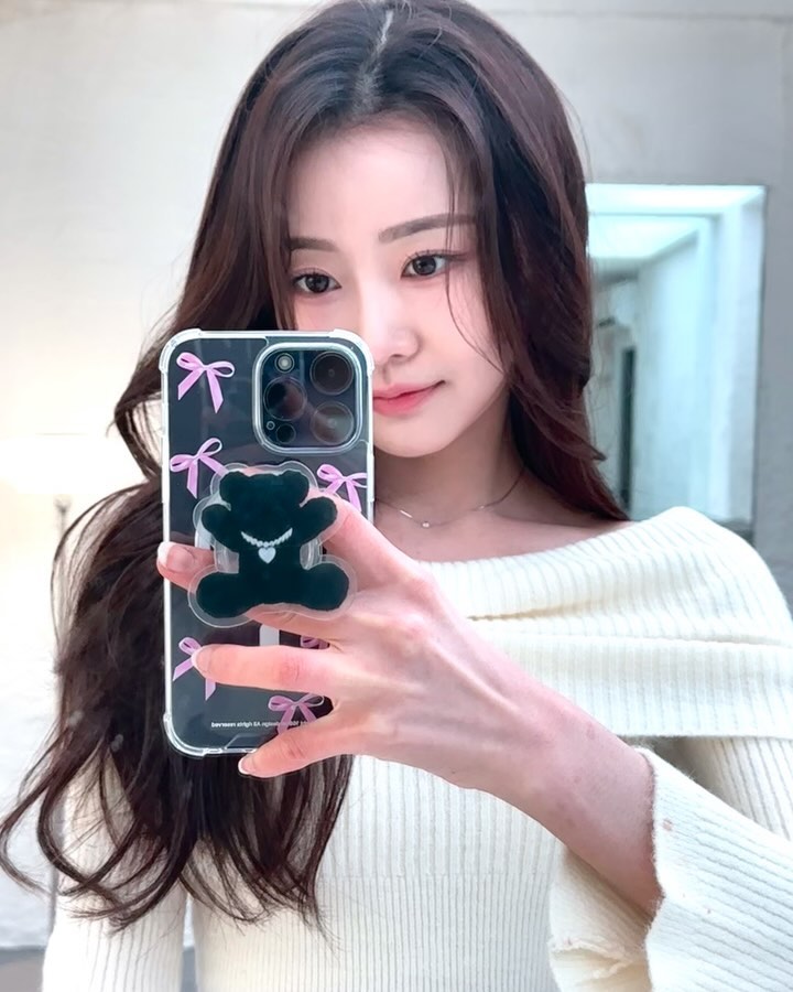 #광고 #협찬 168cm.kr 

블랙베어🧸맥세이프케이스와 맥세이프케이스톡!!!😍

폰 잘 떨어뜨리는 저한테 필수템이에요!!
2배 자력으로 흔들어도 떨어지지 않아요~
깔끔하게 들고싶은 날에는 케이스만,
귀여움을 추가하고 싶은 날에는 블랙베어그립톡과!!
두가지로 연출가능해서 두배 더 마음에 들었습니다~~☺️☺️☺️
폰 보호하면서 이쁜 케이스와 그립톡을 찾으시는 분들께 추천드려요!!!

#168cm케이스 #맥세이프 #맥세이프케이스 #iphonecase #iphone #폰케이스브랜드추천 #케이스추천 #아이폰케이스추천 #그립톡추천 #맥세이프케이스추천 #광고 #협찬 #광고문의 #협찬문의 #촬영문의 #디엠