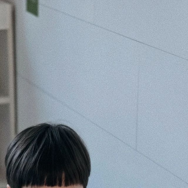  데일리우주 on Instagram: "#광고 

아침에 일어나면 밥 먹고 후식으로 간식까지 먹고 가는 우리 아이들, 
너무 간식만 주면 미안하니깐 건강도 챙겨주고 있어요! 

TV에도 출연한 건강한 간식! 
설탕 가득한 음료 대신 국내 최초 HACCP 인증된 사슴농가에서 특별히 선별된
국산녹용과 6년근 홍삼을 몸엔용으로 특허건조를 통해서 
영양 손실은 최소화하고 건강은 듬뿍! 

이제까지 배도라지즙만 먹어봐서 거부할줄 알았는데 달달한 사과맛이 나서 잘 먹더라구요! 
조금 씁쓸했으면 절레절레 했겠지만 제가 마셔봐도 그냥 음료 같이 달달하더라구요. 

간식처럼 마실 수 있지만 건강도 챙길 수 있어서 
아침에 꼭 한포씩 마시고 있답니다!
나도 나지만 아이들이 건강해야 저도 건강해지니깐요 :) 

즐거운 금요일 보내세용!! 

#어린이녹용 #국산녹용 #키즈녹용 #어린이녹용추천 #키즈녹용추천 #키엔용 #키엔용비타 #키엔용플러스 #몸엔용 #어린이홍삼녹용 #어린이건강음료 #어린이건강간식 #이순재녹용 #아침밥 #모닝루틴"