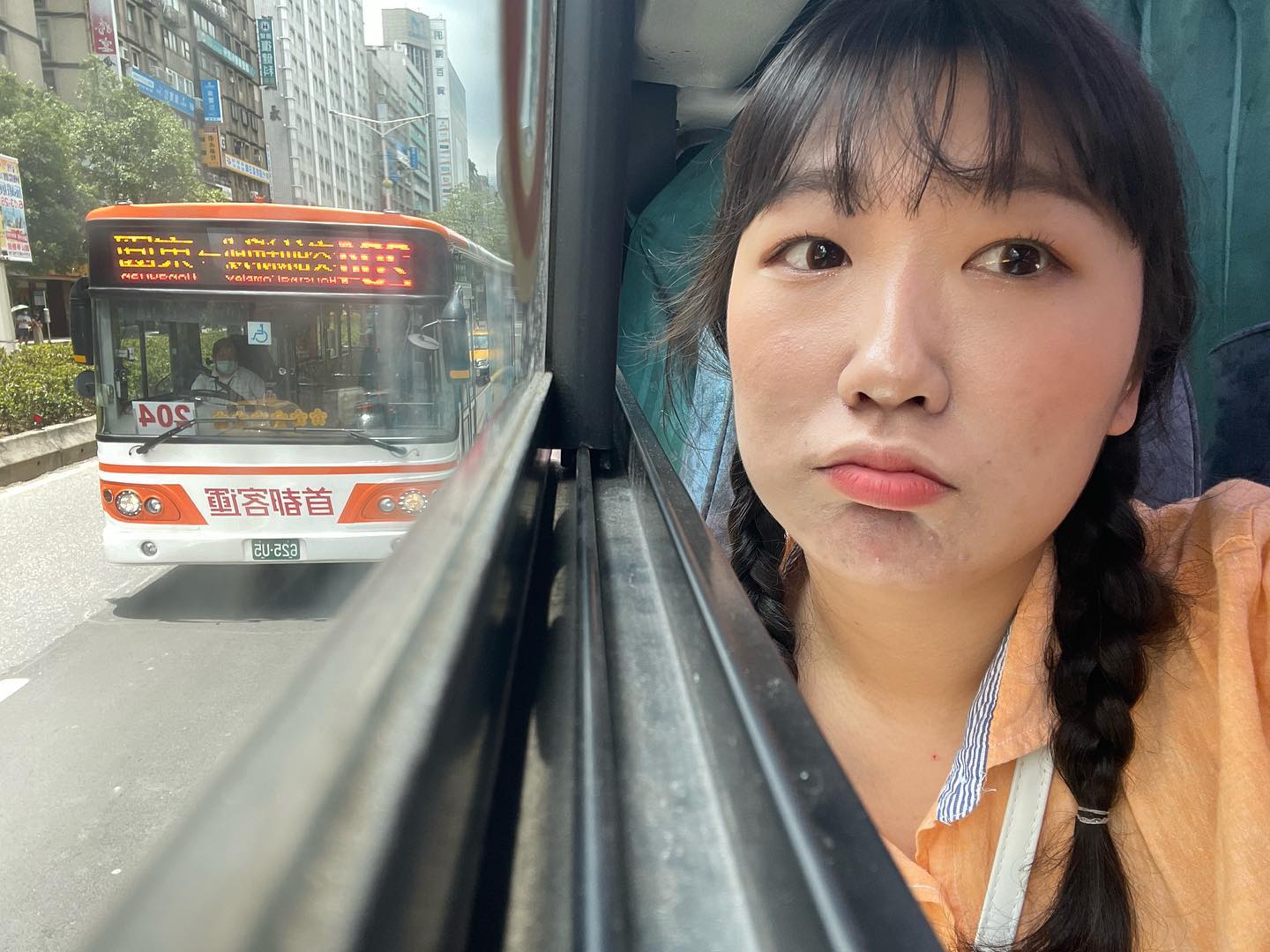 틴트 덜 발린 거 안비밀🫥