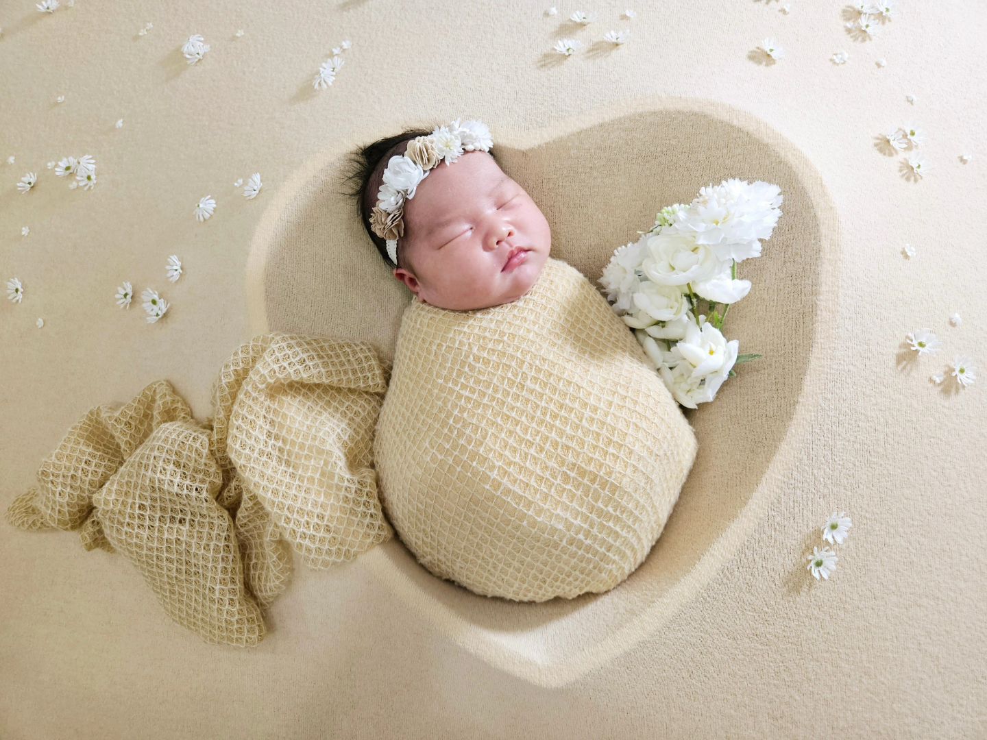 볼빵빵 채하♡
눈에 넣어도 안아픈 우리딸♡
낼 모레 조리원 퇴소네...
시간 넘 빨리 지나갔어ㅜ
집에서도 잘 지내보자^^
#신생아촬영 #볼빵빵신생아 #조리원은천국