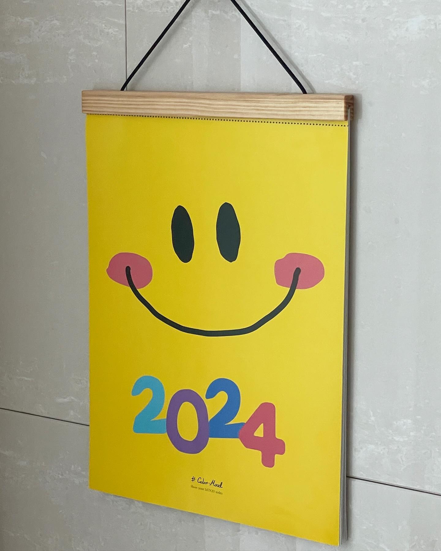 2024 달력 준비 💝
달력 공구 진행중 ✨

저는 2022년부터 올해도 쭉〰️
컬러무드 스마일 달력이였어요 🫶 
2024년도 잘 부탁해 🍀

제품 소진시, 마감되는 제품입니다.
달력 구경은 프로필링크 클릭하세요 :)