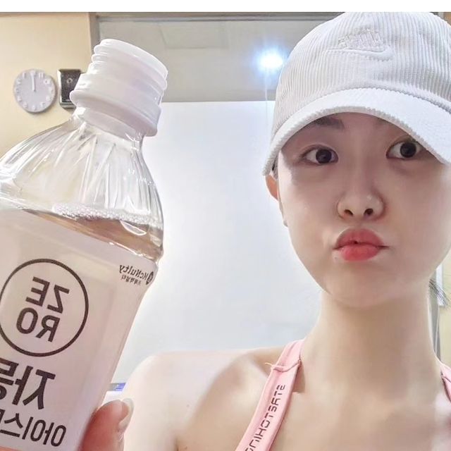 후니와이프 on Instagram: "#광고 저 요즘 운동 열심히 하쟈나여?😆🩷 그래서 칼로리 신경쓰면서 먹고 마시는데, 당연히 ZERO음료 빼놓을 수 없어요! 물만 마시기엔 질리고, 달달이는 당기는데