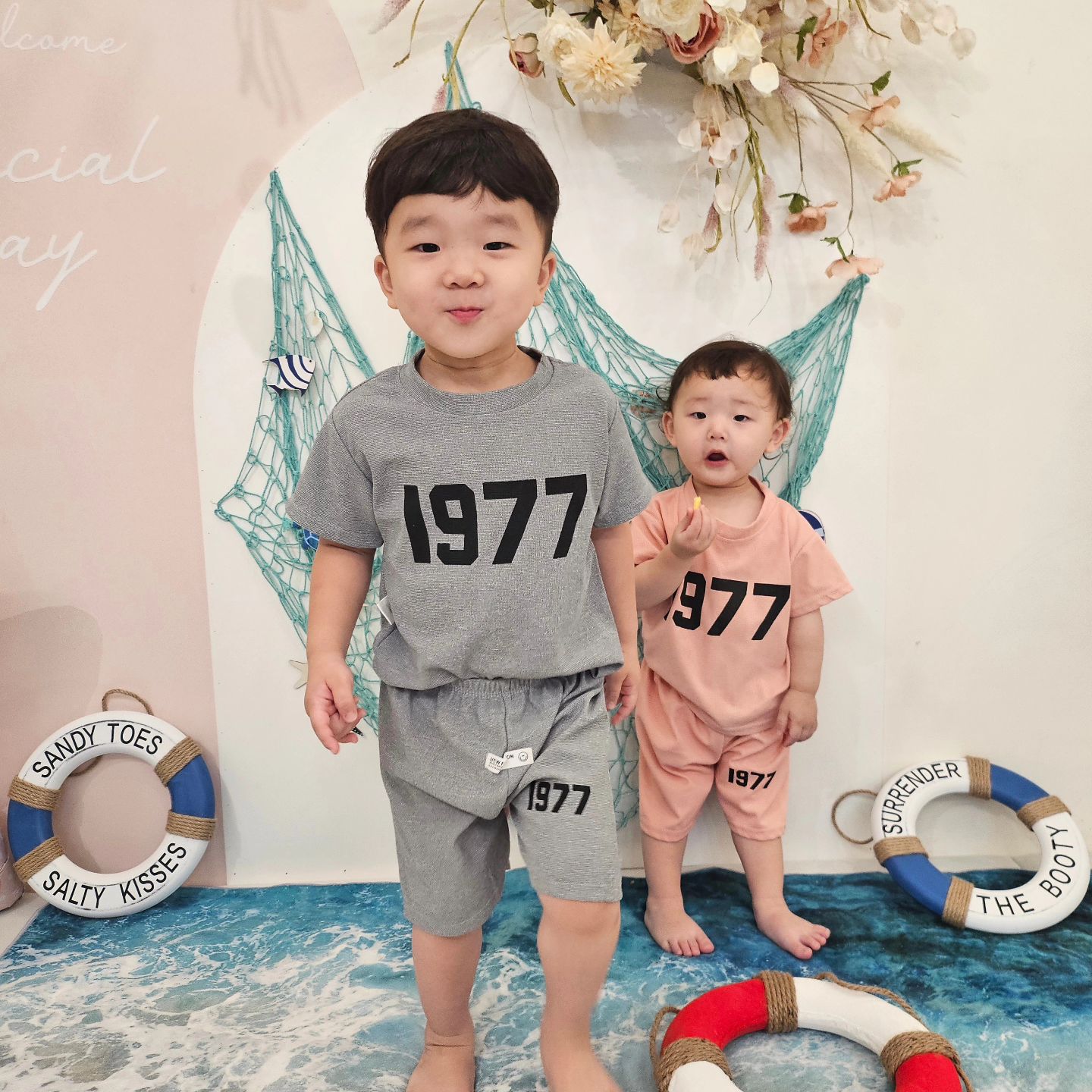 물놀이&버블
재미있었다 얘드라ㅋㅋㅋ
물놀이 진짜 뽕뽑고 온ㅋㅋㅋㅋ
곧 더 더워지면 많리가쟝😘😘

물놀이사진은 열정적으로 놀아서 읍당ㅋㅋㅋㅋ

#부산 #퐁당크루즈 #물놀이 #버블놀이 #소통 #좋아요