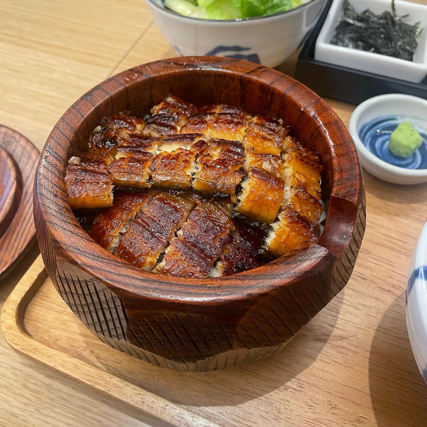 #협찬 히츠마부시 가성비에 맛까지 챙긴 양산도 다녀왔어요!

점심 특선으로 방문하게 되면 무려 1만원대에 히츠마부시를 즐길 수 있는 곳이었는데요

저는 한 마리 그대로 들어간 기본 히츠마부시로 먹어봤는데 인생 히츠마부시일 정도로 장어가 부드럽고 쫀쫀한 게 너무 취향이었어요 ><

#히츠마부시 #양상도 #목동맛집