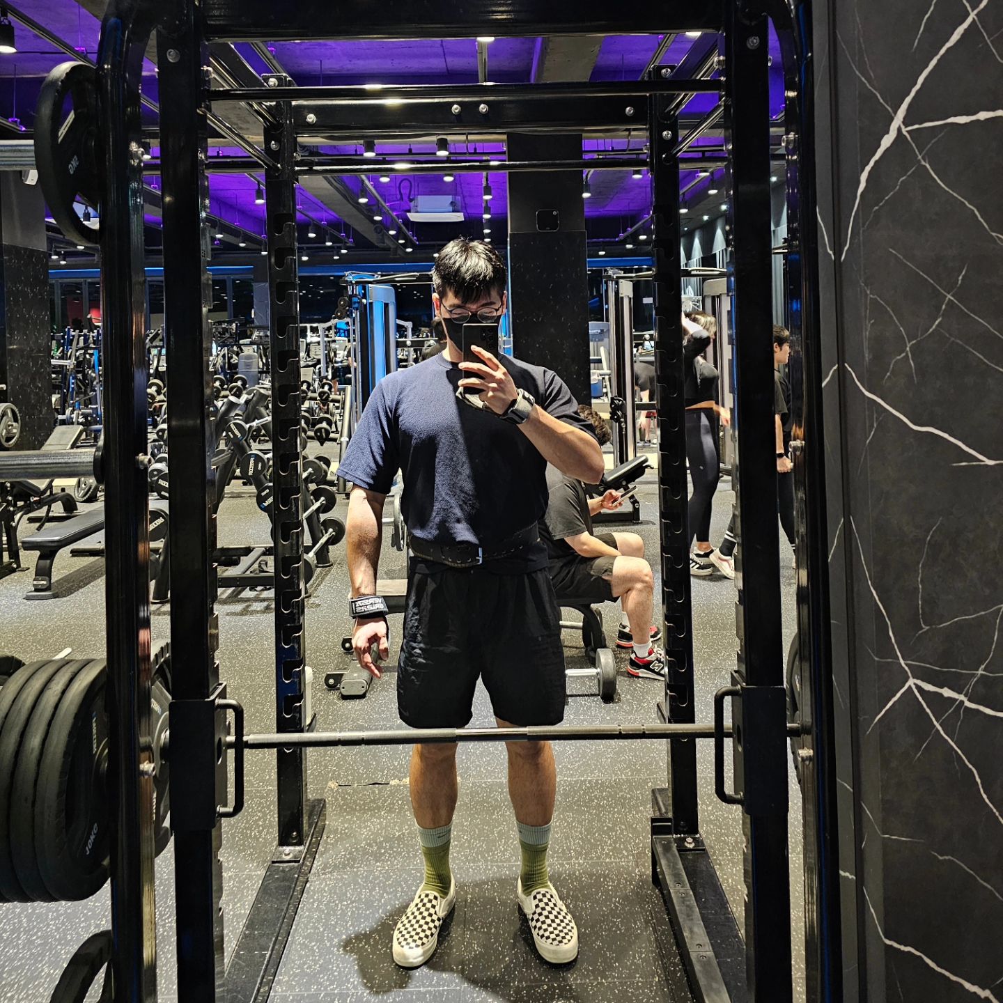 ✨️2023.12.11 월요일✨
❗️등데이❗️

프사오 1탕 (산소부족!)

드라이빙 렛풀다운 
30kg 2set  35kg 2set 40kg 1set 

드라이빙 로우
30kg 1set 35kg 1set 40kg 1set 
45kg 1set 50kg 1set 

렛풀다운
30kg 2set 35kg 2set 

암풀다운 
25kg 2set 30kg 2set 

데드리프트 
빈바 1set 60kg 1set 100kg 1set 
140kg 1set 160kg 깔짝

프사오로 땀 한번 쫘악 빼주고
웨이트 하러 꼬우 
오랜만에 등해서 뭐해야할지 모르겠당
사람도 넘나 많음 
역시 운동은 꾸준함이 답!

#다이어트전후 #다이어트기록 #다이어트계정 #다이어트 #다이어트그램 #다이어트식단 #다이어트일기 #헬린이 #헬스스타그램 #오운완 #직장인다이어트 #업타운피트니스 #업타운휘트니스 #업타운휘트니스돌곶이점