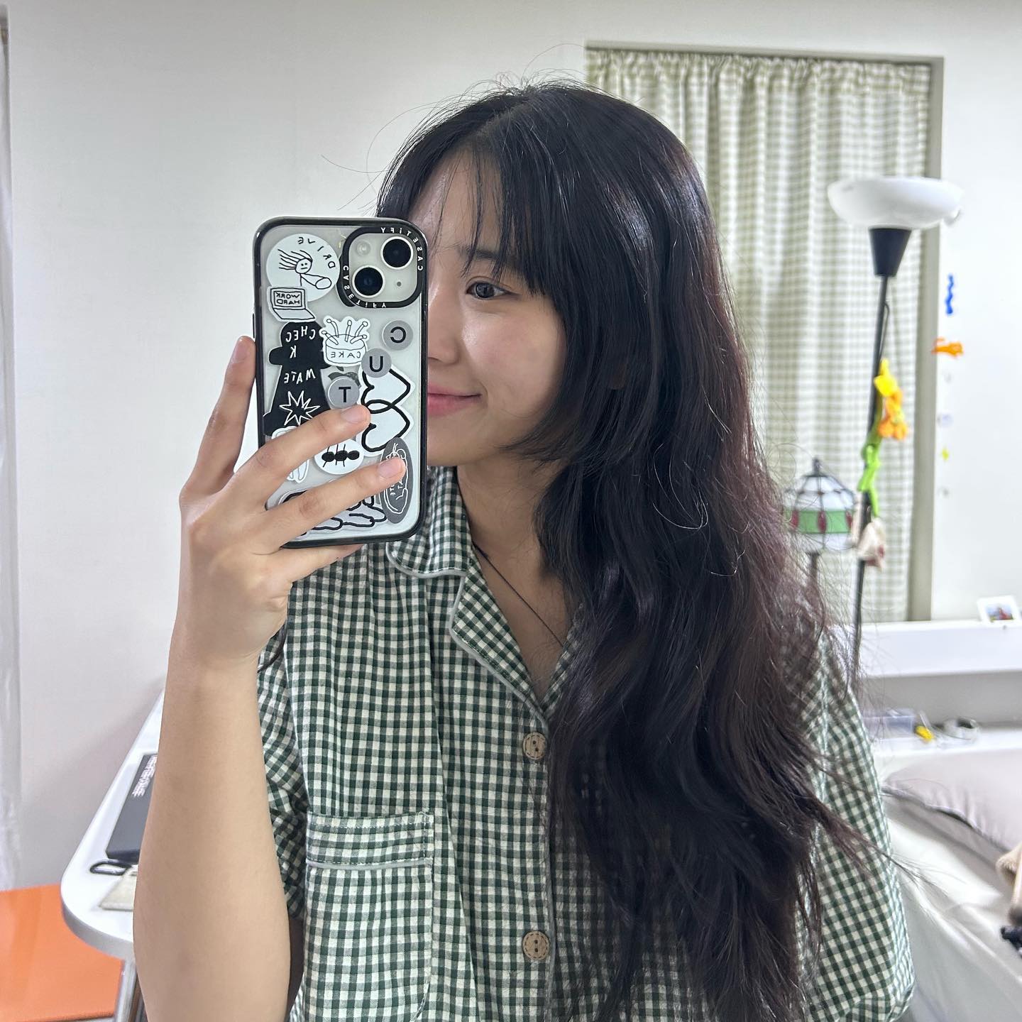 #광고 지만 솔직후기
엘가닉 [  캔케어 Cancare ] 를 소개합니다!

고등학교 때 소아암 환우들이 사용하는 가발에 
필요한 모발들을 모아 기부하기도하고 봉사 활동도 하는
💛옐로우 하트💛라는 동아리에 가입해 활동을 했었는데

🍀🍀alganic_official 에서 여성청결제를 제공 받아 사용하면서 
그 때 생각이 나기도 하고 주변 지인분께 선물하고 싶어 
엘가닉 캔샴푸까지 요청드려 사용해 본 후 
작성하는 후기 입니다🍀🍀

✅포밍워시타입이라 풍성한 거품이 바로 나오면서 
머리에 직접 사용했을 때 샴푸가 뭉치지않고 
골고루 사용 할 수 있었고 헹굼이 빠르면서 
두피에 자극을 주지 않아서 좋았어요

이런 기능성 샴푸들은 향이 없거나 좋지않은데 
아로마 에센셜 오일로 향이 좋았어요

계면활성제도 코코넛•옥수수에서 추출한 
🍃자연유래 성분🍃으로 저자극이라 피부와 눈에 안전하고,
외에도 ✨바다의 레티놀✨이라고 불리는 🌊후코이단을
미역•다시마•감태 해조 추출물 성분으로
보습력과 피부 보호 진정까지 챙긴다고 하네요

캔샴푸는 모두 
🍀🍀EWG 그린등급의 안전한 성분🍀🍀
들만 사용했다고하니 암환자 분들 외에도 
두피가 예민하신 분들이나 아이들이
 사용하면 좋을 것 같다고 느꼈습니다

📌포밍워시타입
📌자연 유래 성분 계면활성제
📌EWG 그린등급의 안전한 성분
📌바다의 레티놀 후코이단
📌아이들도 사용할 수 있는 저자극 PH

________________________________________

취지가 좋은 브랜드와 인연이 닿아
다른 제품도 제공 받게 되서 너무 좋았고 

다른분들도 ✨암환자 전문케어제품✨에 대해서 
알게 되면 좋겠어요

암환자 케어제품하면 
❗️❗️엘가닉❗️❗️이 될 때까지 응원합니당😍

캔케어 제품 구매는 프로필링크
인스타그램 alganic_official 
엘가닉 홈페이지 http://www.alganicmall.com/  참고
________________________________________

캔케어 브랜드 네이밍은 📌 Can + Care📌 에서 유래한 
암환자 전문관리용품인데요

Can은 
✅cancer의 약자와 ✅동사 can의 두가지 의미로 
🔅나는 암을 이길수있다. 나는 할 수 있다!!🔅

Care 는 
'암환자를 ✨보호하고✨ 돌보는 전문제품' 
이라는 의미를 담고있어요

#암환자샴푸 #샴푸 #캔케어캔샴푸 #탈모샴푸 #저자극 #저자극샴푸 #아이샴푸 
#엘가닉 #엘가닉캔샴푸 #캔샴푸 #엘가닉샴푸 #암환자선물 #암환자전문제품
