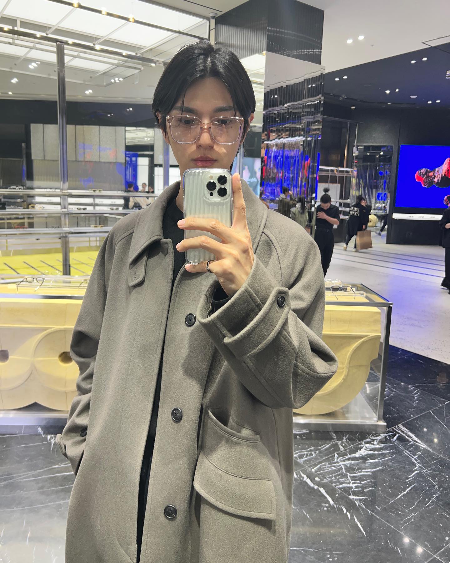 젠틀몬스터 신상 나왔대서 구경!!!

#젠틀몬스터vene