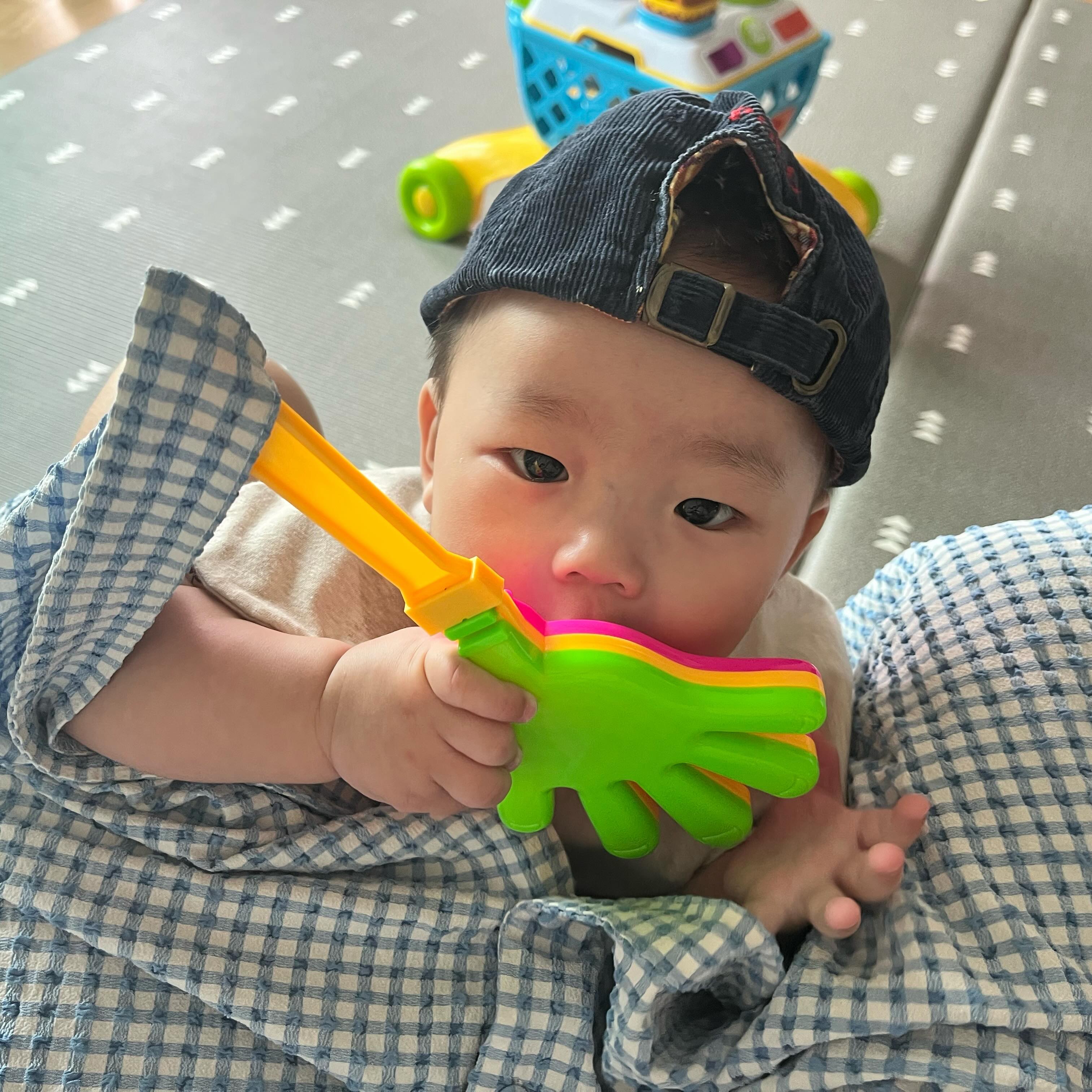 .
.
집에있으면 #엄마껌딱지
#혼자있고싶다 🤦🏻‍♀️ 
.
#귀엽긴해
그래도 혼자있고싶다....
.
.
.
#흑토끼띠#8개월아기#아기#baby#둘째#아들램#뭐가저리신날까#같이신나자#슬픈날