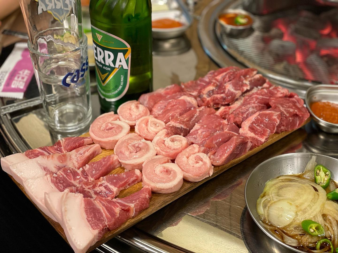이번 주말도 열심히 먹었다!🫶
평화로운 주말❣️너무좋아😁
#주말일상#주말먹방#맛집추천#음식스타그램#크림라떼
#모서릿집#카페인포#솥뚜레#북해도스위트코리아티라미수