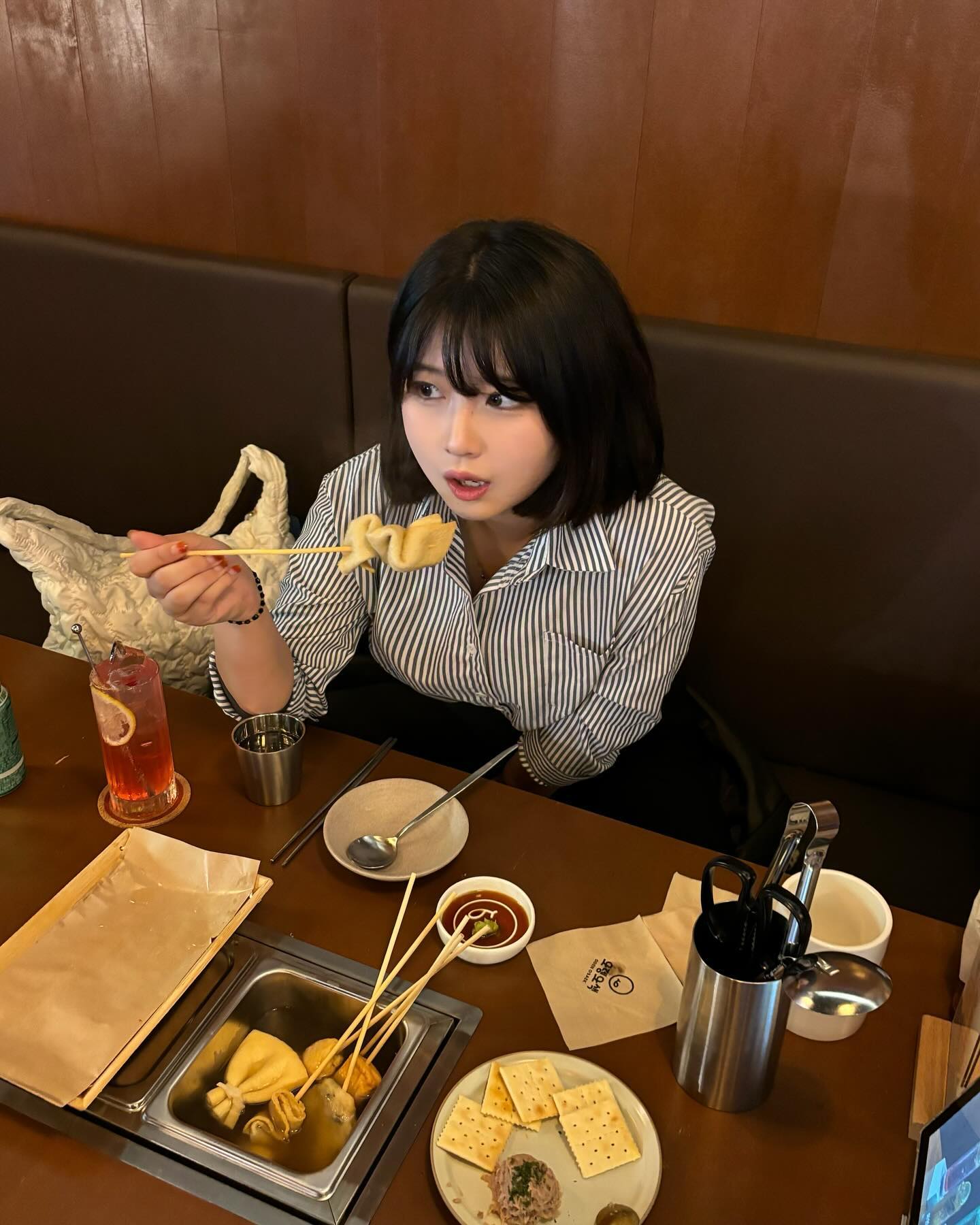#협찬 추운 날씨에 뜨끈한 오뎅… 극락🍢🤎
둔산동에 위치한 오뎅바 오뎅오색 다녀왔어요! 감성적이고 포근한 분위기의 이자카야라 소중한 사람과 가면 좋을 것 같아요🥰
참치 카나페부터 수제오뎅, 유린기에 하이볼까지 너무 맛있었습니다 둔산동 오뎅바 오뎅오색 추천드려요👍🏻👍🏻👍🏻

#둔산동오뎅바 #대전오뎅바 #둔산동이자카야 #하이볼맛집 #대전맛집