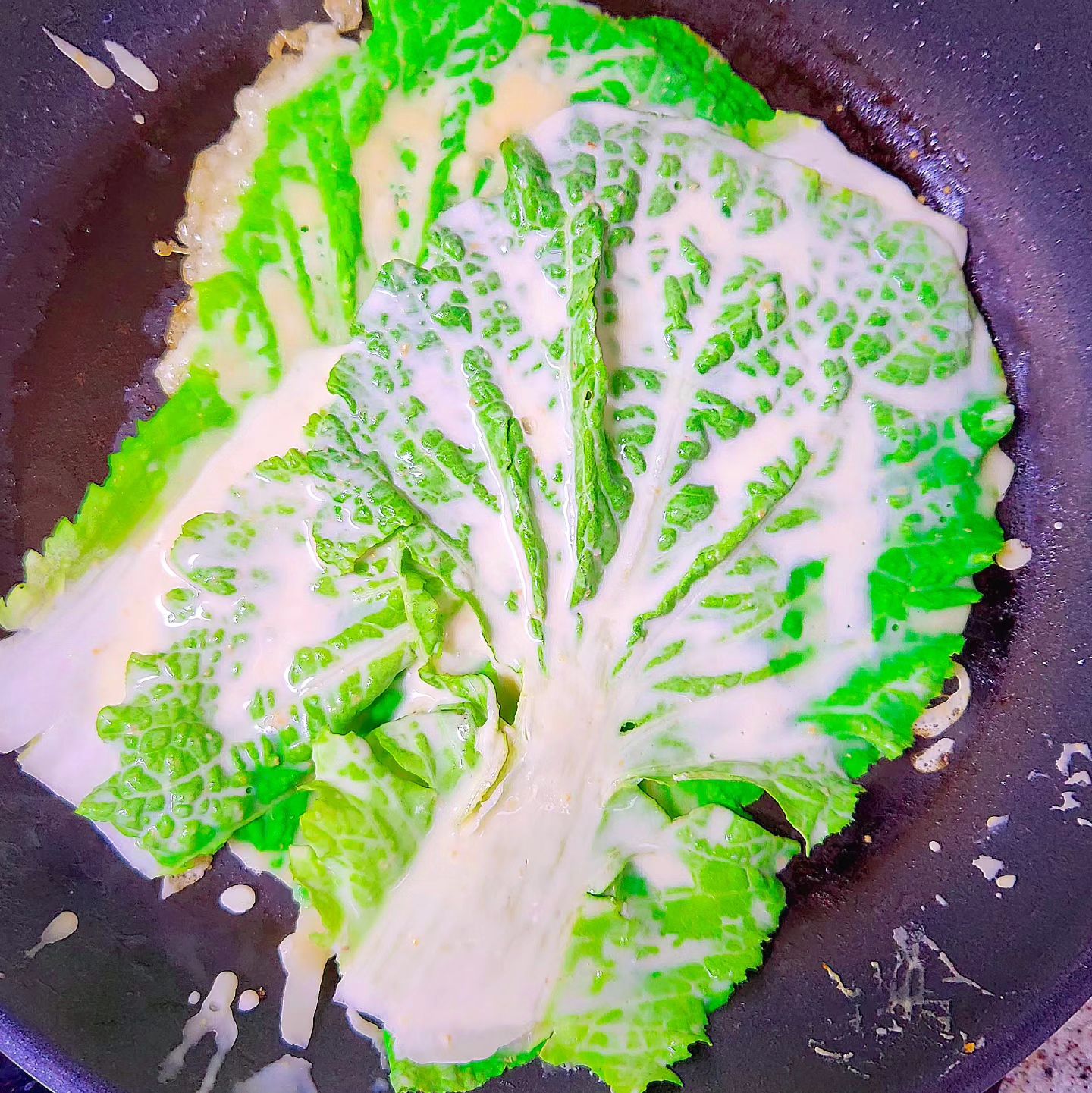 올만에 부쳐 본
배추전 
.
.
🥬🥬🥬
🔥🔥🔥
.
.
최애음식 중 하나 👍 
너무 맛잇어 . 배추 한통 은 다 먹을기세 😳
.
.
#배추전 #배추 #전 #최애음식 #food #koreafood #고소한 #겉바속촉 #일상