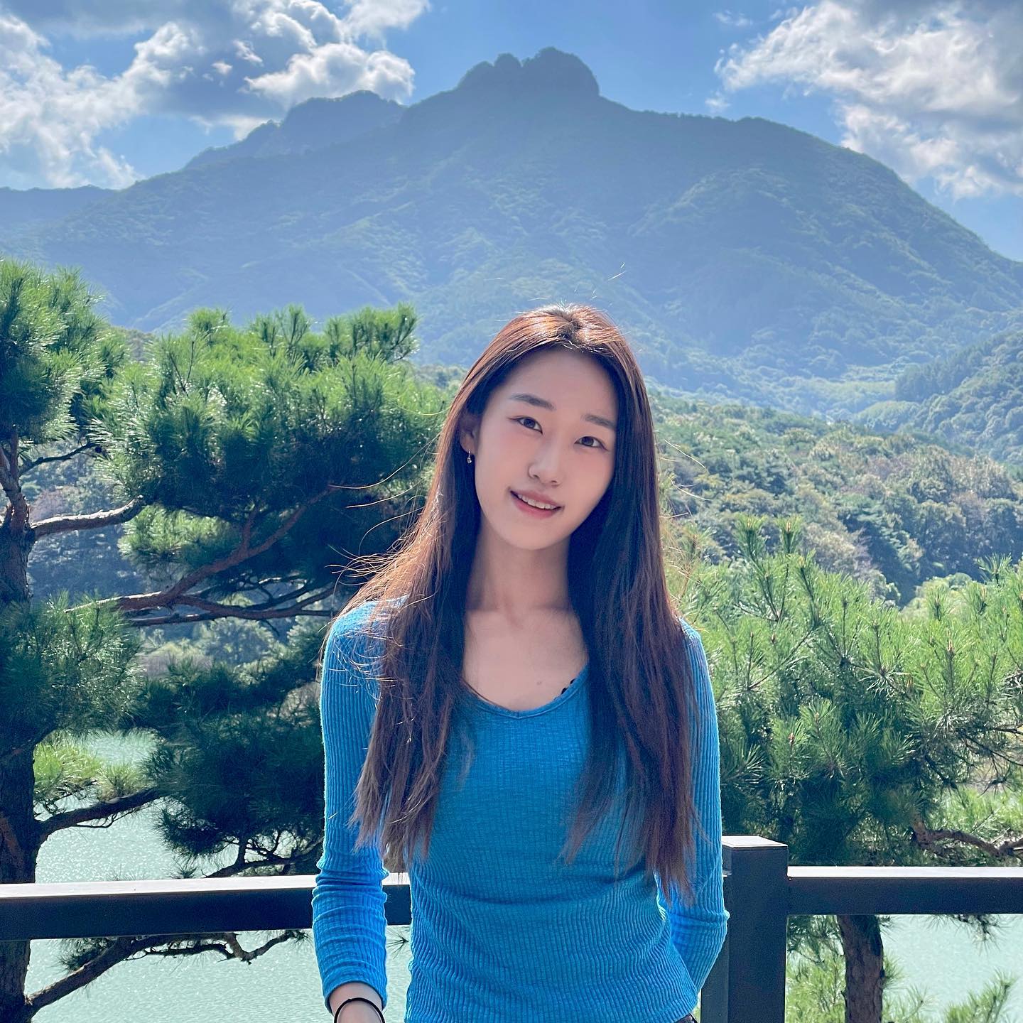 할머니댁 근처에 예쁜 카페가 생겨따
