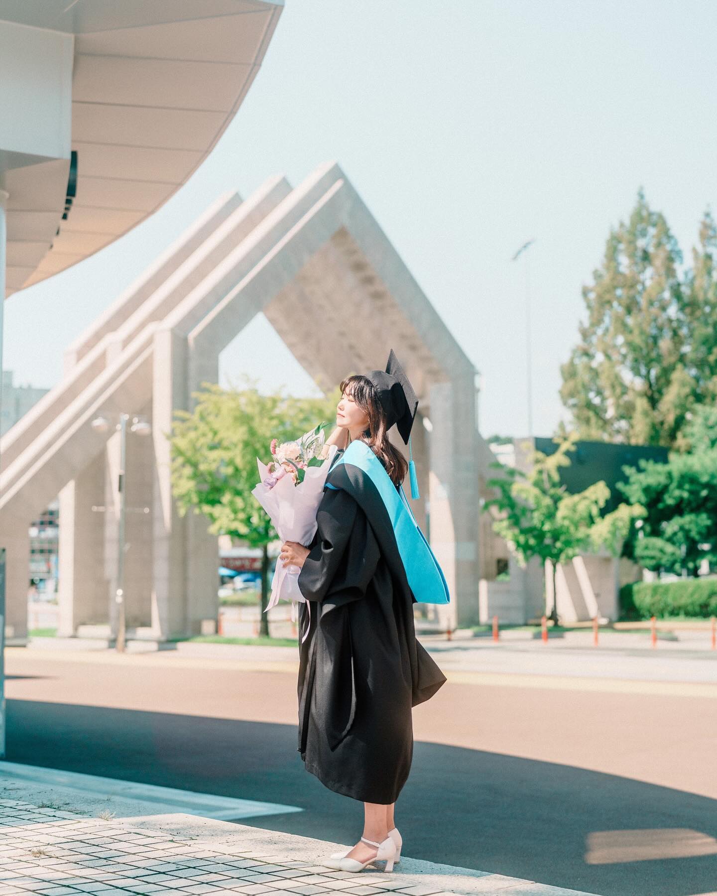 오늘이 저희 학교 동계 졸업식이래요!
저도 마지막 졸업식 사진과 함께
2016년부터 2023년까지의 제 대학+대학원 시절과 작별인사를…🫶🏻
8년을 함께 한 IPKN, 그리고 곳곳의 추억들 안녕💓

📷 littlehippo_pic