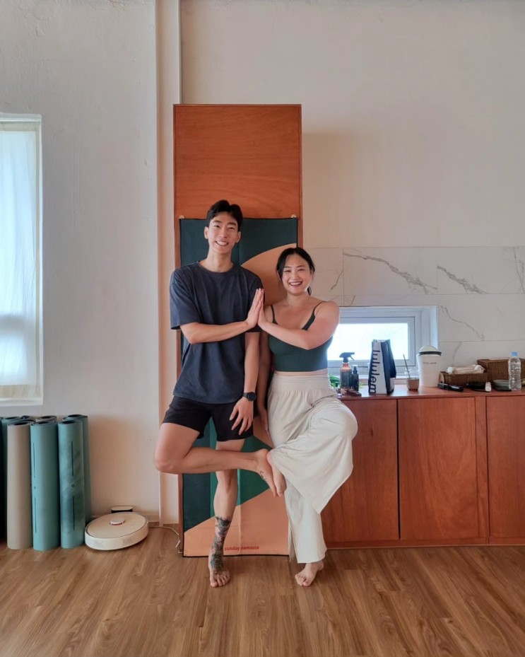 [이대 요가]썬데이 나마스떼 엔조쌤 스트롱strong 🧘‍♀️🤸‍♀️🤹‍♀️ 수업 대만족 (머리서기 성공!!)