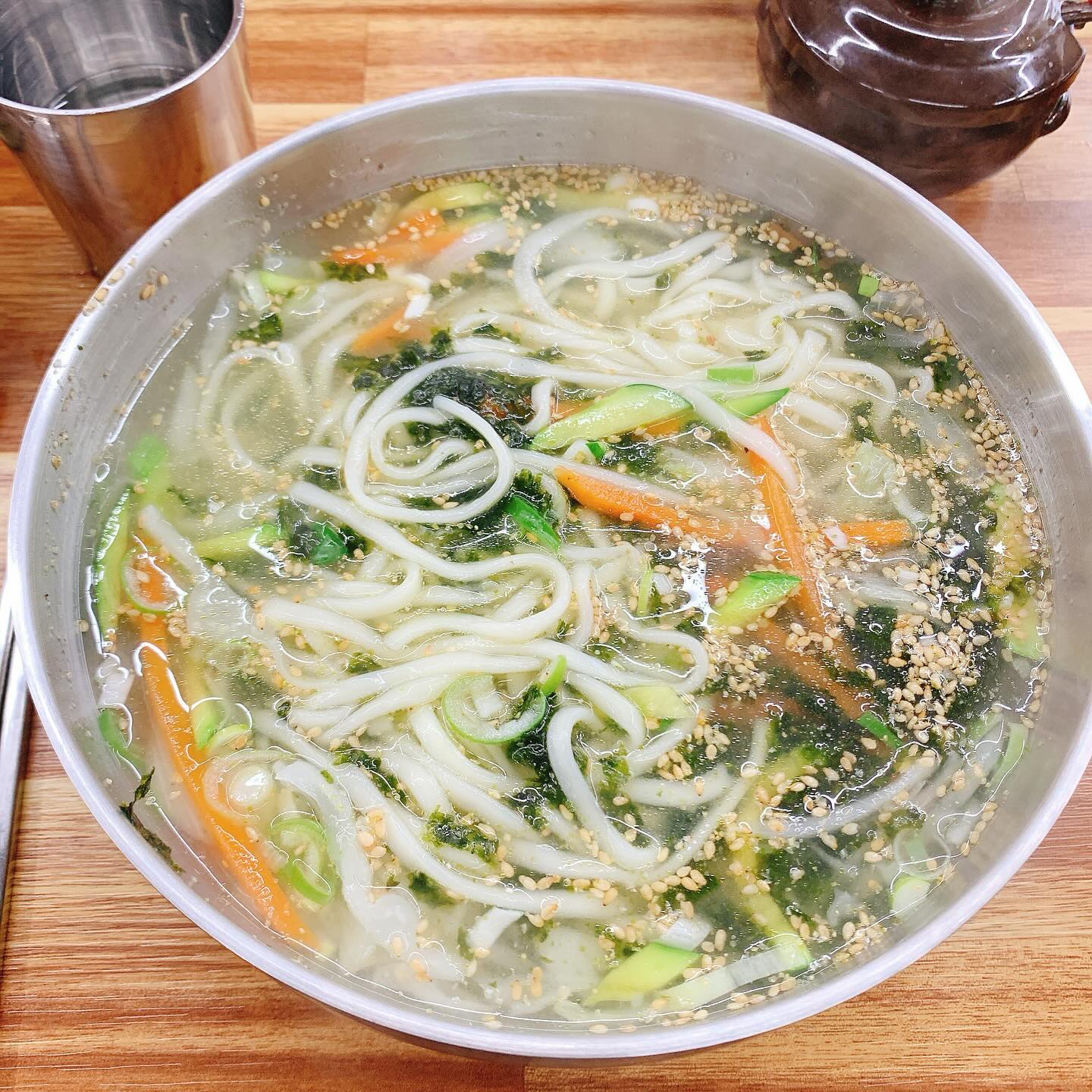 땡글보러 갔다가 먹은 아점〰️〰️〰️