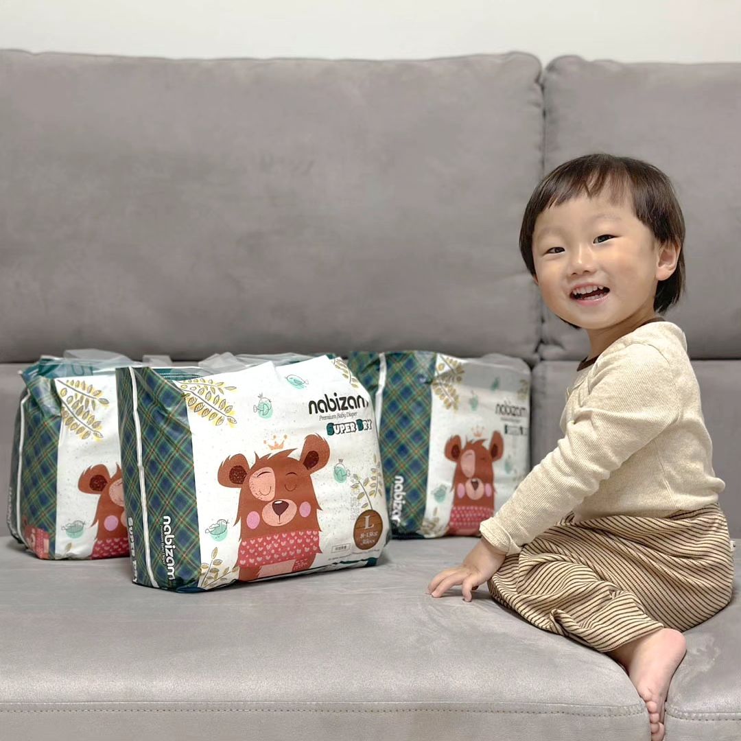#협찬 
아기 팬티형 기저귀 나비잠 슈퍼드라이 밤기저귀로 추천👶

안녕하세요 여러분! 오늘은 사랑하는 아기들을 위한 특별한 추천을 드리려고 해요!👋

나비잠 슈퍼드라이 밤기저귀는 아기들이 편하게 잘 수 있도록 특별히 디자인되어 있어요. 부드러운 소재로 만들어져 아기들의 피부에 자극을 줄 걱정 없이 사용할 수 있답니다. 또한, 3중샘 방지 기능이 있어서 밤 동안 아기들의 소중한 잠을 보호해줘요.💧

저희 아기들은 이 기저귀를 사용하고 나서 푹신하게 잠을 자는 모습을 보여줘서 정말 기뻐요! 아기들의 피부 건강과 편안한 수면을 위해서 나비잠 슈퍼드라이 밤기저귀를 강력히 추천해드립니다.🙌

아기들의 행복한 잠자리를 위해 저희와 함께 나비잠 슈퍼드라이 밤기저귀를 사용해보세요. 그럼 여러분들도 편안한 밤을 보낼 수 있을 거예요!✨

감사합니다!😉

#나비잠 #기저귀 #나비잠기저귀 #나비잠슈퍼드라이 #팬티기저귀 #기저귀는나비잠 #기저귀추천 #기저귀추천나비잠 #팬티기저귀추천 #팬티기저귀추천나비잠  #부드러운기저귀 #아기기저귀 #밤기저귀 #밤기저귀추천 #밤기저귀추천나비잠 #얇은기저귀 #육아템추천 #육아템 #육아용품 #육아필수품 #육아용품추천