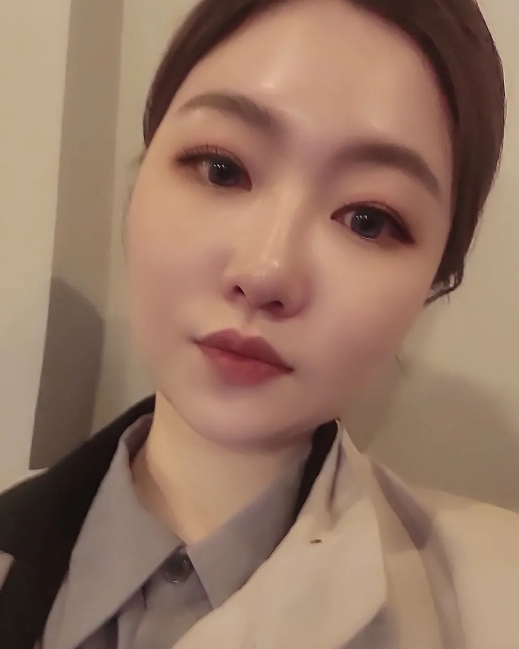 원데이 또는 소수 교육만 하다가 난생 처음으로 50여명이 넘는 원장님들 앞에서 통증관리 임상 및 닥터하임 제품 세미나를 잘 마무리 했습니다. 

몇번씩 나를 이겨내야 한다고 꾸역꾸역 이겨내려다 난생처음 일주일이나 병원신세를 지게 된 4월, 폭풍같은 외부일정을 모두 마치고 약 한달만에 온전한 휴무

진짜 많이 힘들고 울기도 했는데 그만큼 챙겨주신 분들, 응원해주신 해주신 분들 주옥같은 좋은 말씀들 감사한 선물들도 너무 많이 받았습니다.

정말 힘든시간 이었지만 저의 경험치가 올라가고 좋은분들, 저를 아껴주시는 분들이 이렇게나 많았다는 사실에 또 한번 감사한 한달이었습니다😭

5월 부터 응원해주고 기다려주신 저희 감사한 회원님들을 위해 외부활동을 줄이고, 

또 원장님들께 나눠드릴 수 있는 프로 그램과 교육 및 닥터하임 세미나를 조금 더 완벽히 만들어 내실을 다져보도록 하겠습니다

보내주신 영상이랑 사진들은 천천히 풀어볼께요 너무너무 감사하고 사랑합니다💓

📍닥터하임이 궁금하신 분 또는 닥터하임 세미나 참석하시고 싶은 분은 DM 또는 dr_hayyim_sns
본사계정 참고해주세요!

나의 모든 외부일정 헤어 메이크업 금손 서영원장님 reve_makeup1220

#닥터하임 #통증관리 
#바디관리 #에스테틱교육 
#브랜딩교육 #피부샵창업 
#닥터하임총판 
#닥터하임대리점모집