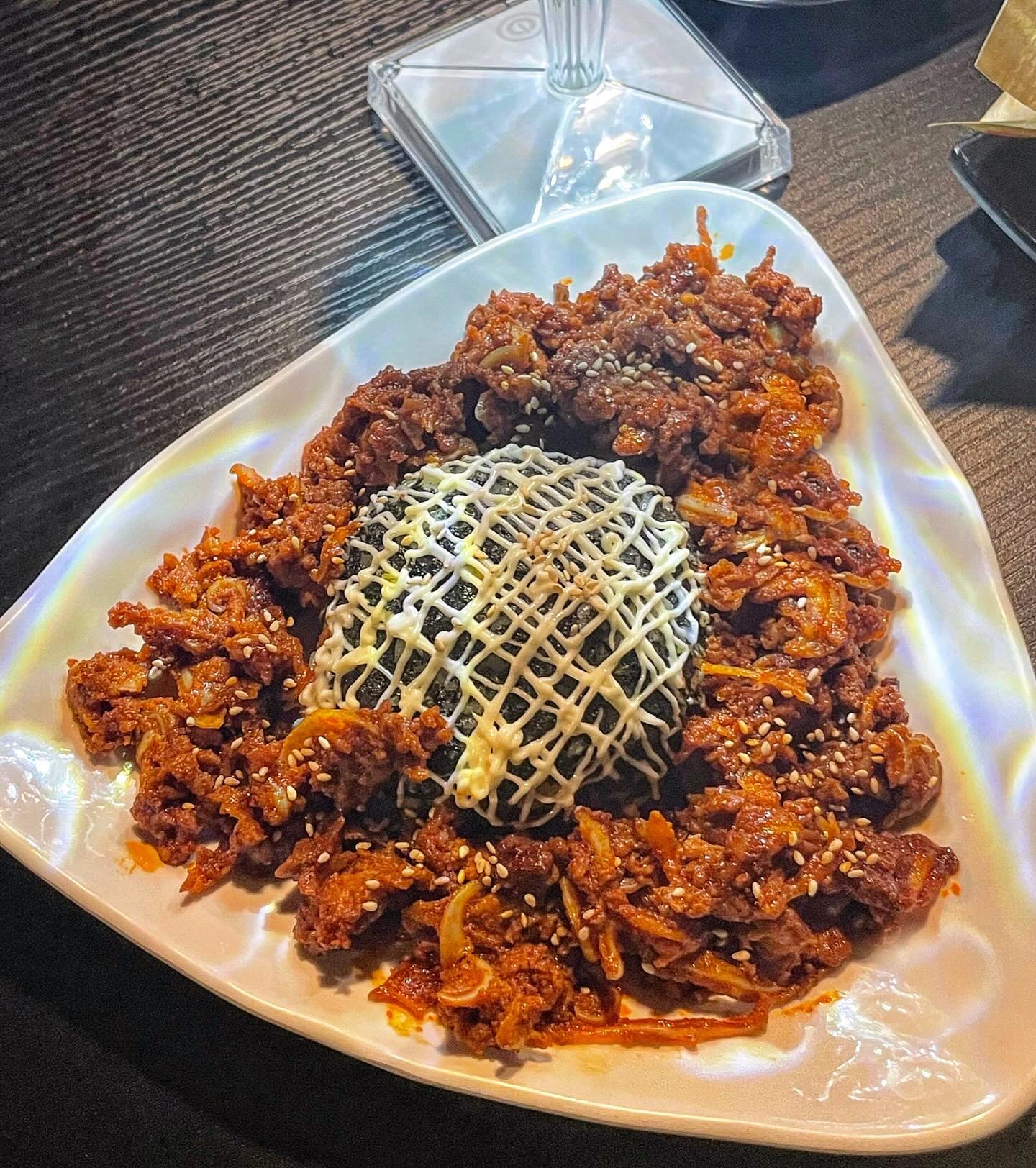 052_heavy_drinker 
📍울산 화봉동 신상술집 #사거리상회

-폭탄주먹밥 오돌뼈
-짜계치
-불고기 감자채전
-매운오뎅

소주가 술술 드가는 안주 폼 미쵸따 ~~~~!!
화봉동에 새로 오픈한 사거리상회 많이 사랑해주세요 😘💗
안주맛집 분위기맛집 ✨