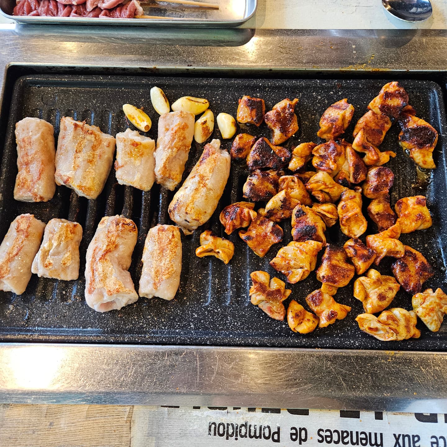 안지랑 곱창골목 !! 😋
쯔양이 다녀간집
참소주가 2,500원 하네요 

상호 : 홍림곱창
영업시간 :  11:00 ~ 02:00
  매달 2,4번째 일요일 정기휴무
주소 : 대구 남구 대명로36길 58 /대명동 890-2
 안지랑역 3번출구 283m
화장실 : 남녀구분
연락처 : 053-655-5903
메뉴 :  세트3 32,000원 

#안지랑곱창골목 #안지랑맛집 #홍림곱창 #안지랑역맛집 #안지랑곱창 #안지랑곱창거리
