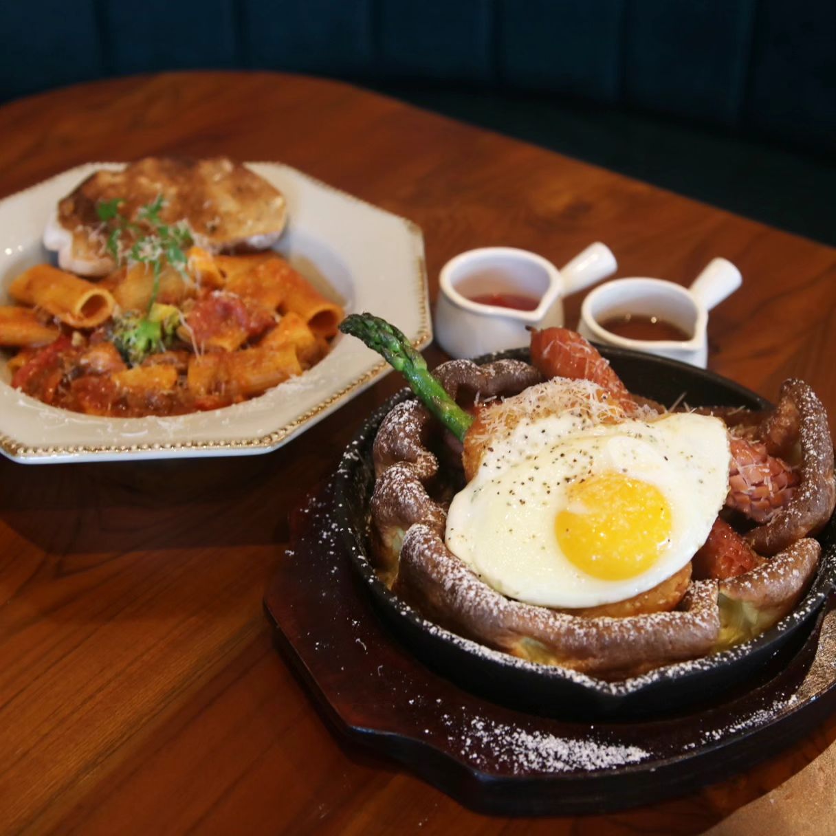 주말에는 #브런치카페

세번째 방문
드디어 브런치를 먹어보네~
베스트 메뉴로 실패없이!

>> 브런치 더치 베이비
>> 볼로네제 파스타
>> 할로윈 시즌 디저트까지

화담숲 갔다 들리기 좋은 코스

#세컨드원
#세컨드원바이브초월점
#경기광주카페#화담숲
#경기광주브런치