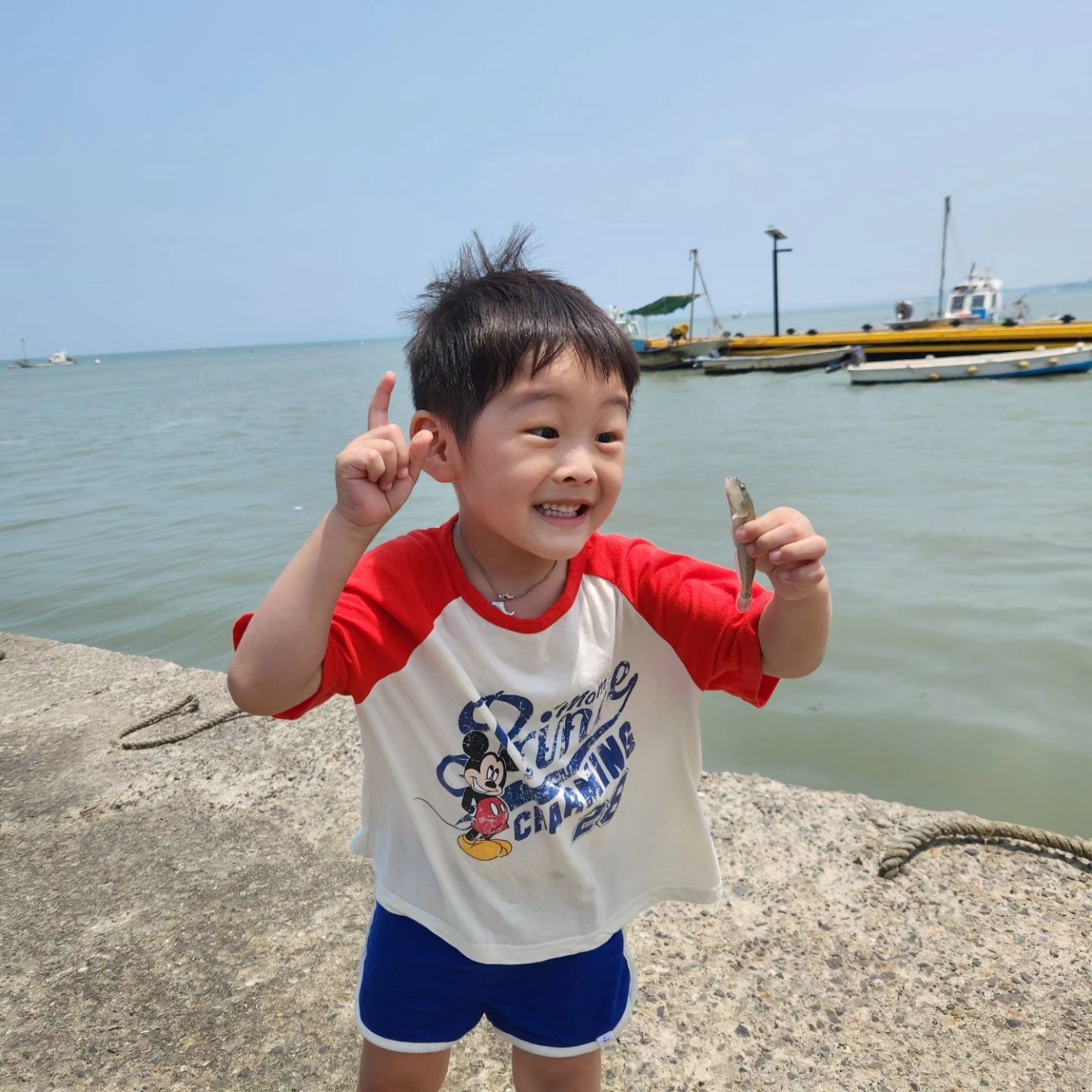 ㆍ
ㆍ
세가족 취미 낚시
더워 죽을뻔 햇지만
꿀잼
다음은 이모할아버지 배타고 배낚시다

아빠 낚시장비 업그레이드 해줘라
장바구니 다담아놧다ㅋㅋㅋㅋ🫣☺️
