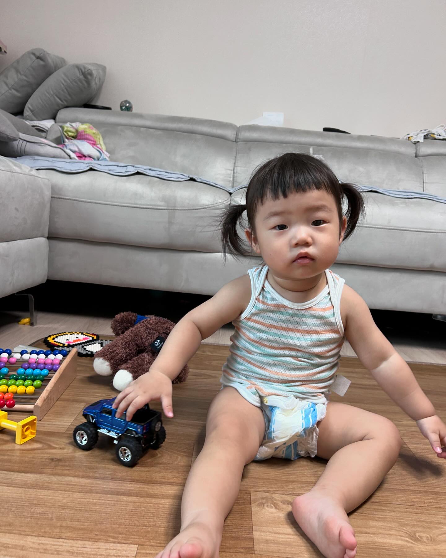 별명많은 우리집
.
.
.
#아기보스 #불도저 #겸댕스 #대장 #도깨비보다무서움 #머리좀자를까 #헬멧머리어쩔  #아들이랍니다 #모아놓으니 #더귀엽고난리 
.
.
#막내아들 #셋째 #귀여움으로 #효도할나이 #육아 #일상