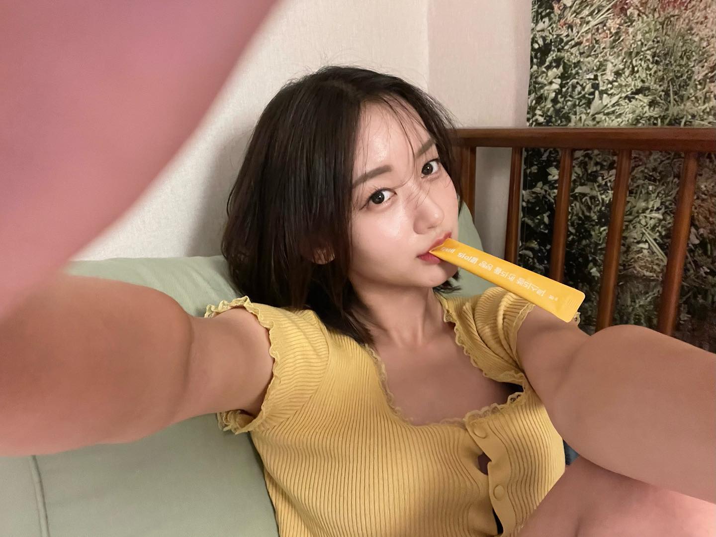 #협찬 

나 요즘 이너뷰티에 좀 진심ო̤̮

일과 끝내고 한포씩 편하게 욤뇸뇸
순도 100% 어린콜라겐이라서 
몸에 흡수되는량이 넘사벽 ✌🏻

국내 콜라겐 중에서 건강기능식픔으로
인정받은건 3%뿐인데 라이필 콜라겐은 
식약처 2중 기능성 개별인정형 콜라겐 함유라구요!!
당장 챙겨먹자먹자🫶🏻🤭

#콜라겐 #젤리스틱 #라이필 #건강기능식품 #자외선