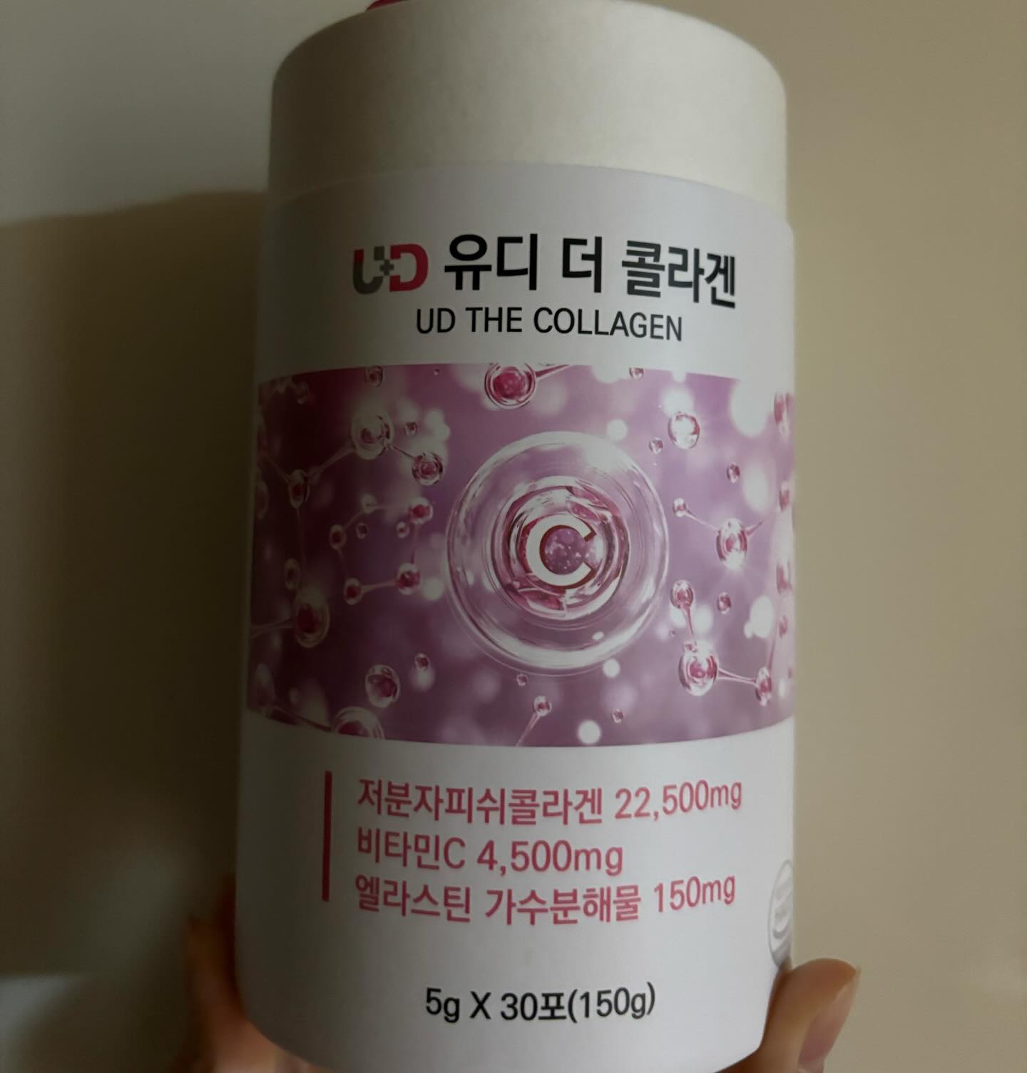 #협찬
피쉬콜라겐인데 달고 맛있어요!
 개별포장이라 먹을 때 불편함 없고 야외 활동 이동중에도 가능!
 여행갈때도 가볍게 챙기기 좋고 물에 타서 마셔도 되고 뜯어서 바로 구강섭취해도 good
술 마실 때 칵테일처럼 섞어서 마셔도 맛있어요!
#유디라이프케어 #유디더콜라겐 #저분자콜라겐 #저분자피쉬콜라겐 #저분자콜라겐펩타이드 #콜라겐 효능 #엘라스틴콜라겐 #먹는콜라겐 #콜라겐추천