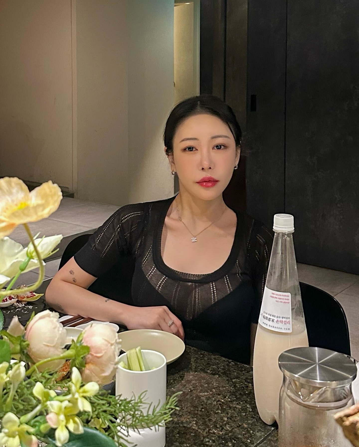 🍶
퓨전 한식에 전통주 증말 최애 조합 ㅠ

비주얼부터 남다른 어슬, 양식마냥 너무 예쁘구요 🖤
메뉴 하나하나가 전부 맛있었지만 
태어나서 이런 감자전은 처음이쟈나 ,,
꼭 먹어야 해요 #감자전 !! !!!!

기념일이나 모임장소로 체고 !
부모님 모시고 가도 너무 좋을 것 같아요 🙌🏻
#어슬청담 #한식다이닝 #청담맛집