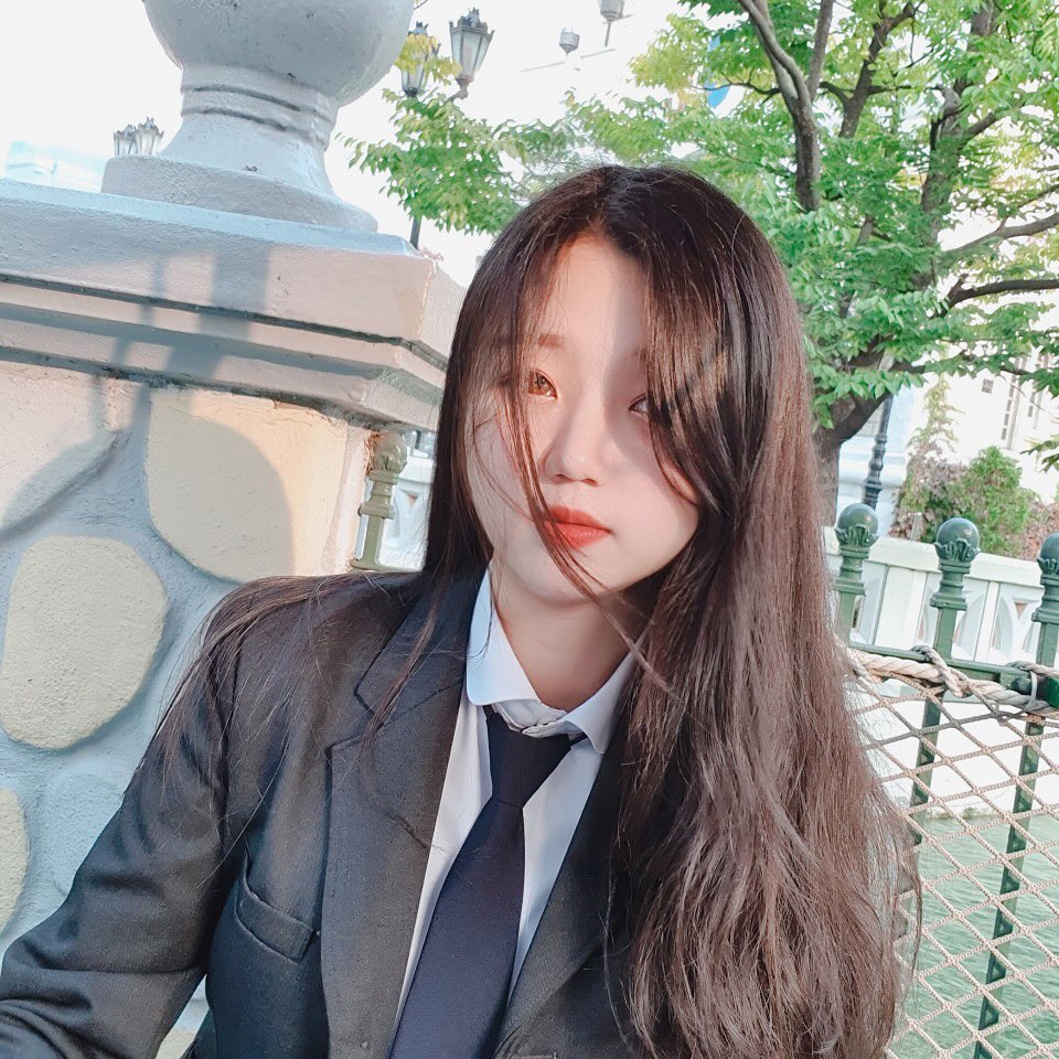 환승연애 보시는 분?!? 
울고 웃고 킹받고 존잼이네요😆🥲🥰