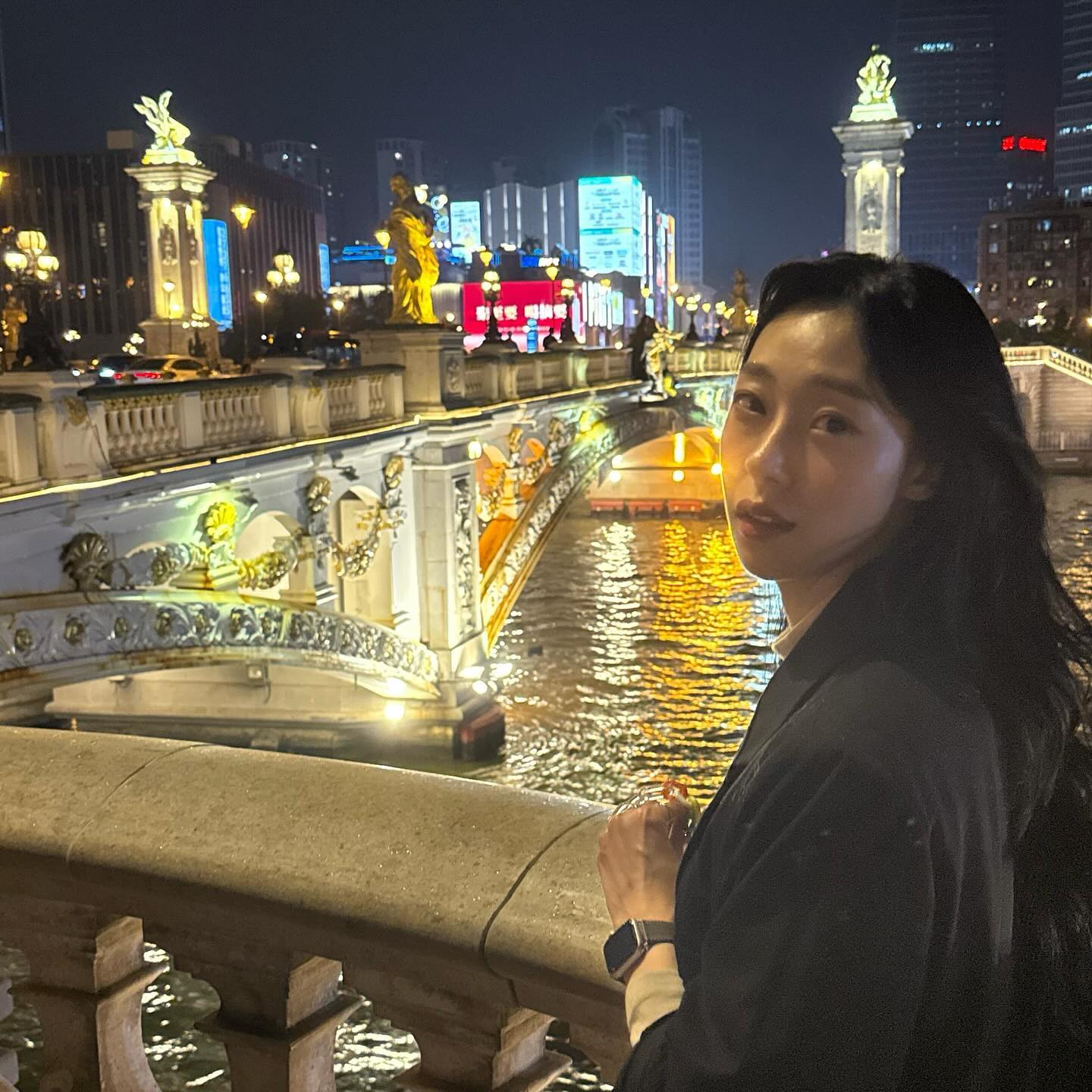 왼쪽 얼굴이 자신있는 관계로 자꾸만 같아지는 방향