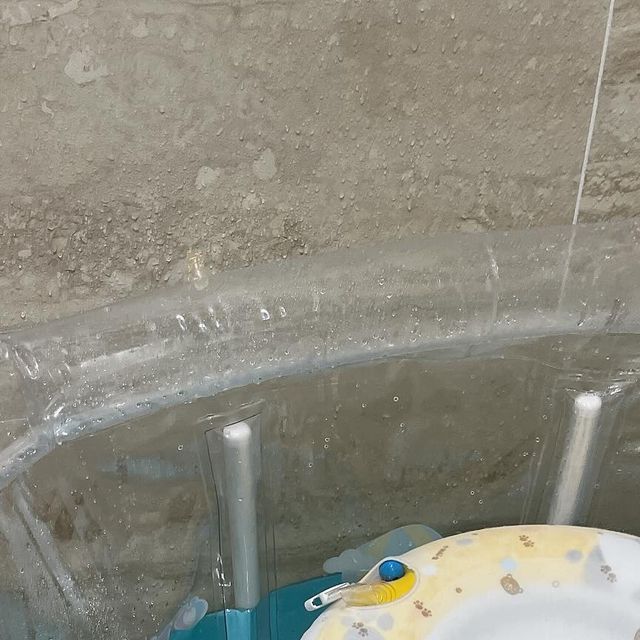 @2unn2n on Instagram: "#협찬 ✖️ @naibmall 🫧 나이비 스위밍풀 + 목튜브 + 목튜브커버 나이비 신생아 스위밍풀 및 목튜브, 목튜브 커버 세트 후기🫧 ❤︎ꔛ❜ 🌿 제품 소개 및 소구점 1. 합리적인