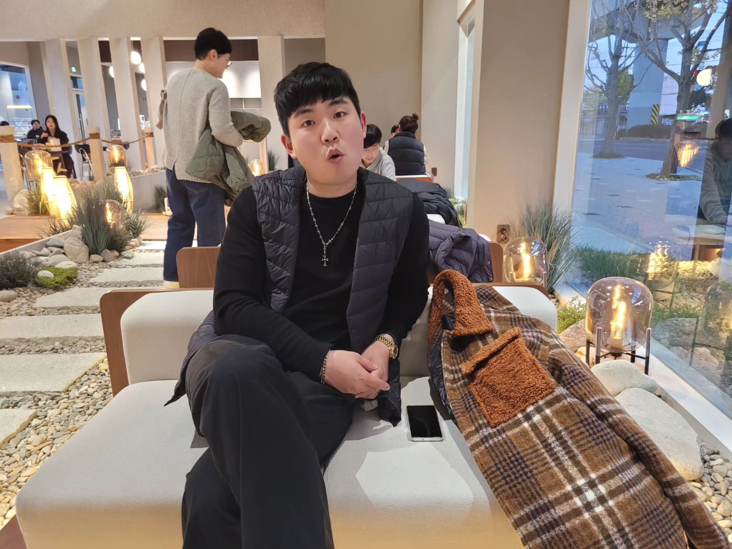 .
#꾸꾸랑❤️ 

대구는 언제가?
왜 어째서 김해야🥲

그래도 오빠랑 김해 왔다가
급급급💥💥하게 친구랑 연락해서 신혼집가서 밥도 먹고
내 친구 부부와 가까워지기🤭

MBTI가 ISFJ인 오빠는
당황스러워서 거절할 법도 한데 같이 가줘서 고마워❤️

앞으로 무계획으로 잡지 않을게ㅋㅋㅋㅋㅋㅋ
그래도 재밌었지?
.
.
.
.
.
#나는야
#enfp
#오늘도고마워❤️