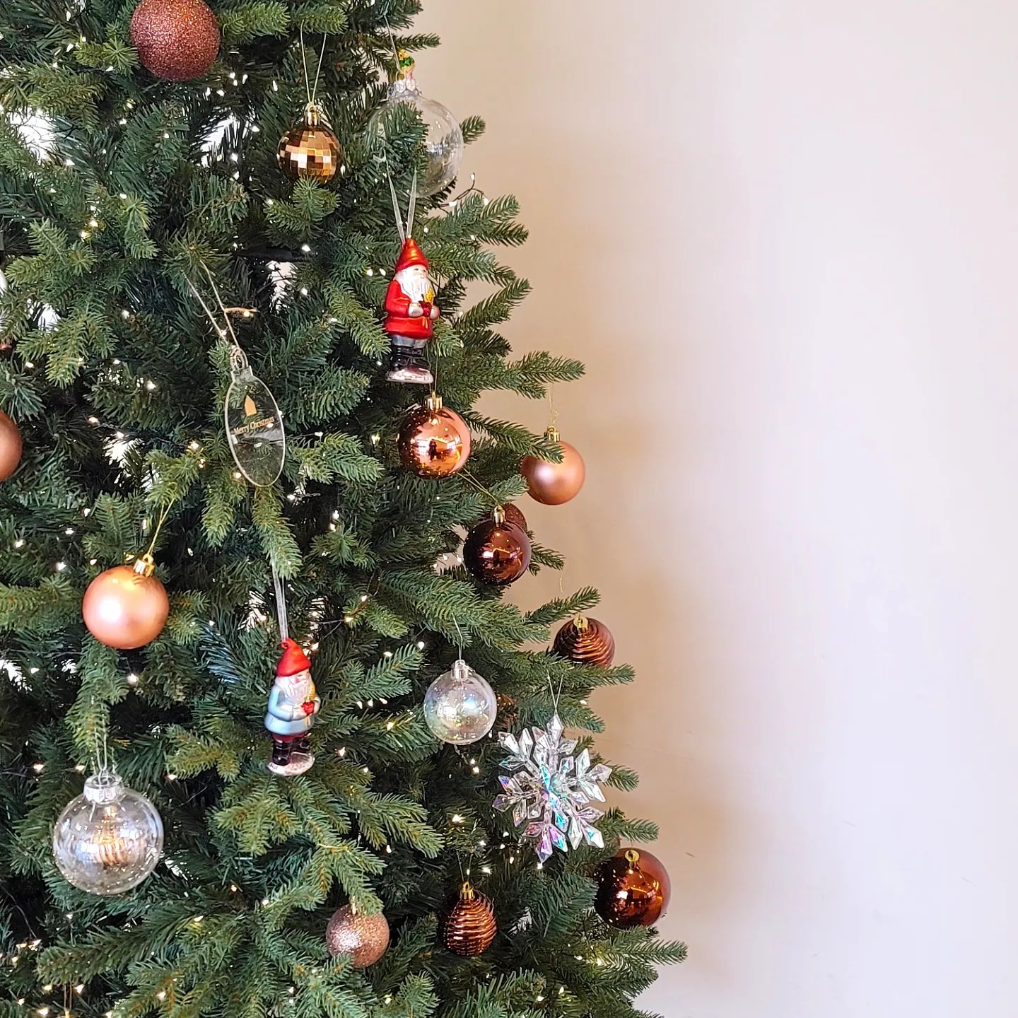 내년 겨울엔 
다같이나가서 즐기자🎄