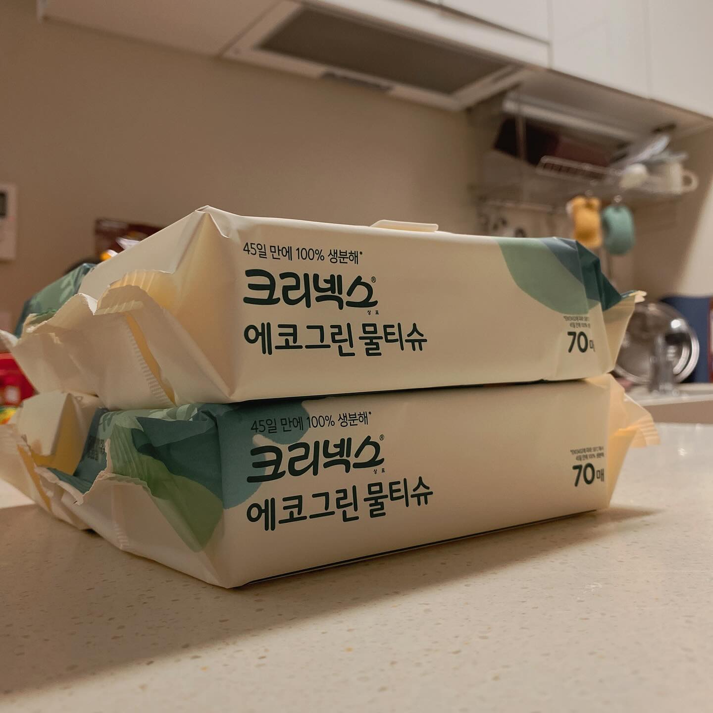 #협찬 #크리넥스 

45일 이내 100% 생분해 되는 물티슈
#에코그린물티슈

미세플라스틱 불검출 원단 사용과
정제수를 제외한 단 3가지 전성분 사용으로
환경에도 좋고 안심도 되는 물티슈다ㅎㅎ

사용감이 좋아서 앞으로 계속 쓸 예정👍

#화해 #화해SNS리뷰단 #생분해물티슈 #물티슈추천