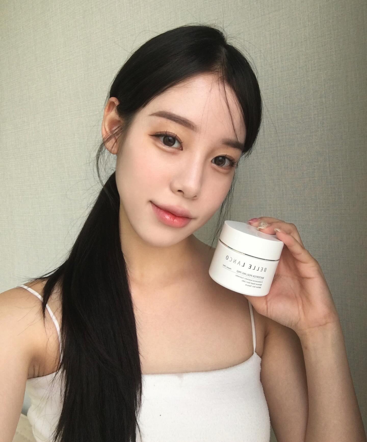 승무원 쿠션으로 유명한 벨르랑코에서 감사하게도
필링패드 보내주셨습니다💕
belle_lanco 

#벨르랑코 #물톡스 #필링패드 #패드추천
#물톡스패드 #데일리 #각질제거 #각질패드 #기초케어 #저자극 #피부관리 #민감성 #인생템 #스킨케어 #SKINCARE
#BEAUTY #COSMETICS