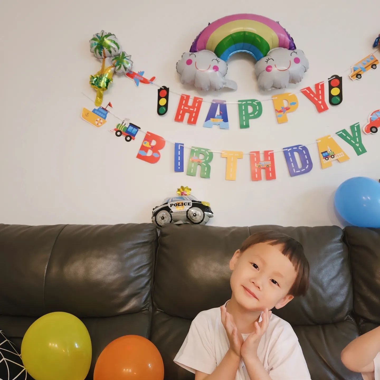 내 첫 보물 생일기록🎂
다섯번째 생일 축하해 유준아〰️
엄마도 엄마가 처음이라 부족하지만
앞으로 더 많이많이 사랑해줄게🖤

첫째라는 이유로 더 많이 양보하고
엄마아빠말 잘들어줘서 너무 고마워
너무 잘해주고 있는데도
엄마 욕심때문에 엄마가 너무 많은걸 바라는거같아
항상 미안해  내 아가
밝고 건강하게만 자라줘 사랑해🫶