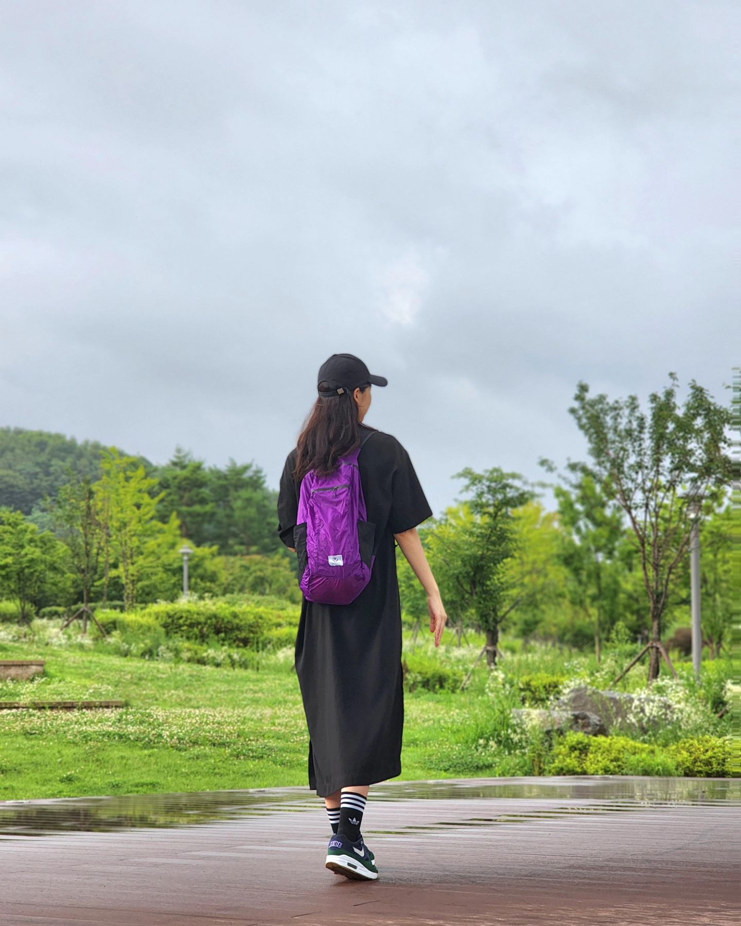 #협찬 ⛰️등린이들 주목이요! 

종종 등산을 하다보면 등산 가방만으로도 무게가 있어 
무거울 때가 있는데,
이건 정말 가볍고 작아서 여기저기 넣고 다니기 좋아요

초경량 백팩 중 베스트!
생활방수까지 되서 아웃도어용으로도 최고!
가벼운 등산, 하이킹, 해외여행 시 서브 백팩으로도 강추!

제가 추천하는 컬러는 
그레이>블랙>카키>블루 🤭

#4몬스터 #폴딩백팩 #접이식백팩 #등산용백팩