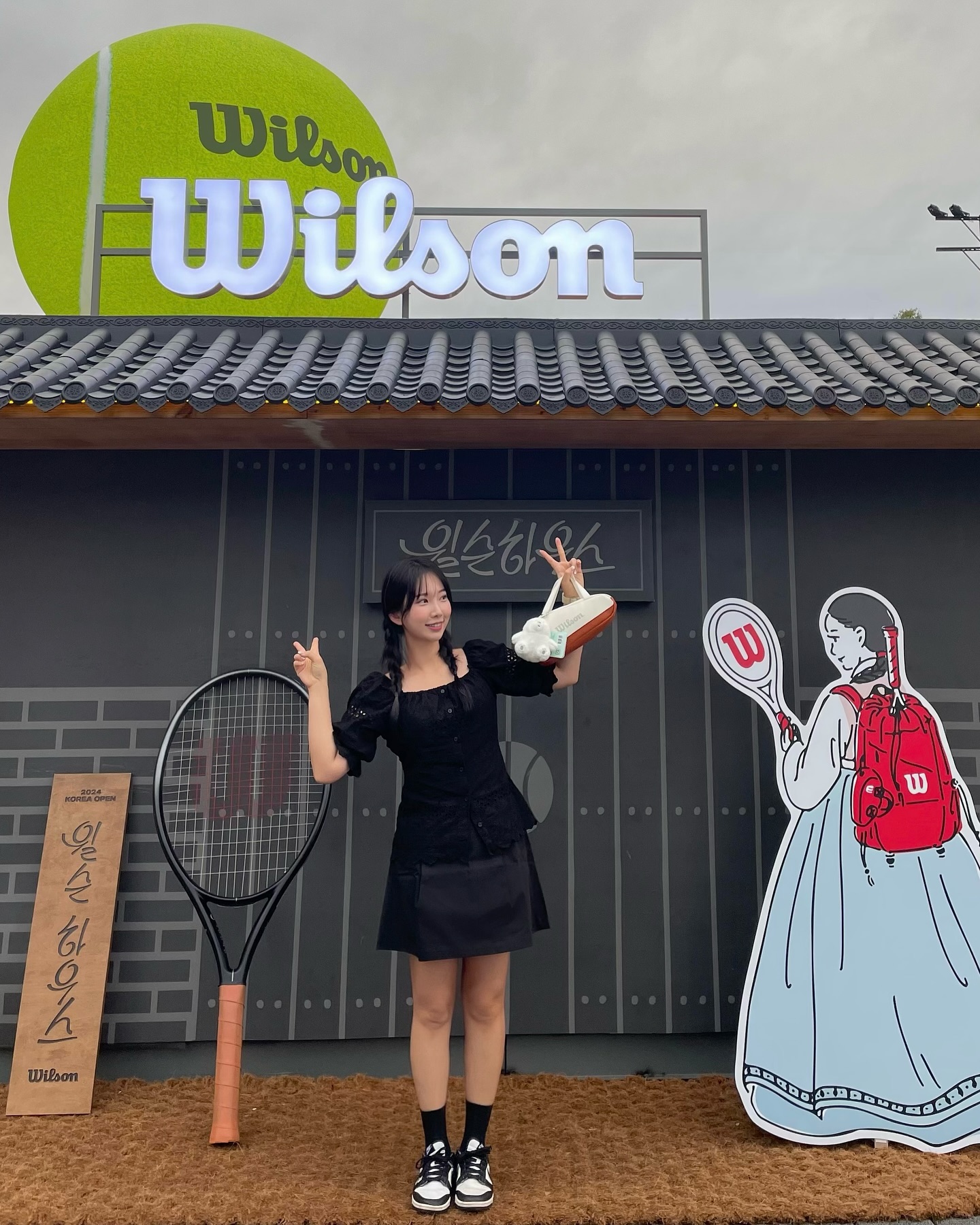 작년 처음 가보고 올해는 두번이나 간 #WTA
선수들 몸풀고 랠리하는 모습에 반하고 상대방이 잘했을때
박수쳐주는 매너있는 모습에 또 반하고 ╰(*´︶`*)╯♡ 
나도 매너있는 테니스인이 되야지 >< !