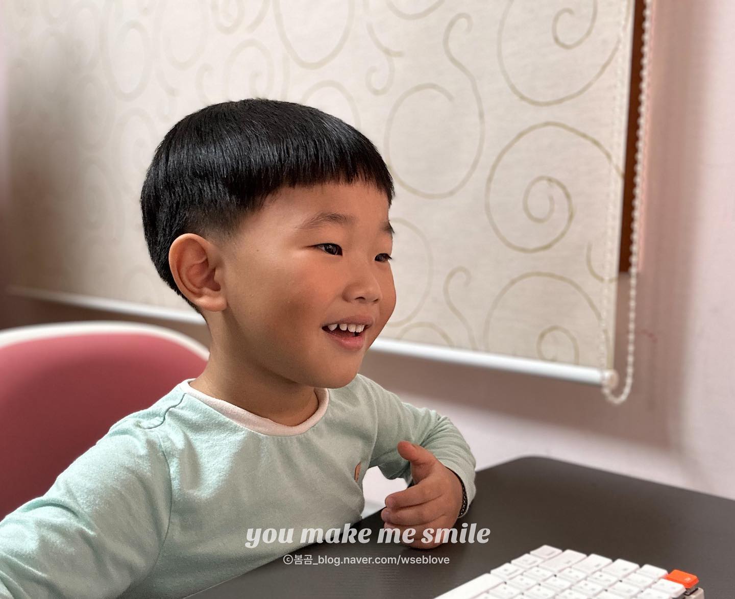 #협찬
.
우리아이의 첫 화상영어수업!
어려워하진 않을까 고민했는데
다행히 너무나 재미있게 잘해주고 있다 : )
.
캠블리키즈에는 정말 좋은 선생님들이 많으시더라고!
.
혹시 영어학습에 관심이 있는 분들이라면
첫 한 달간 50% 할인을 받을 수 있는
할인코드를 알려드릴게요!
​정말 좋은게, 주 2회 / 3회 / 5회 상관없이
무조건! 50%로 할인 적용이 된다는게 포인트입니다 : )!
.
아이 영어공부 준비하시는 분들께 추천해요!
.
.
.
#유아영어 #어린이영어
#화상영어 #6세영어
#캠블리키즈 #원어민화상영어