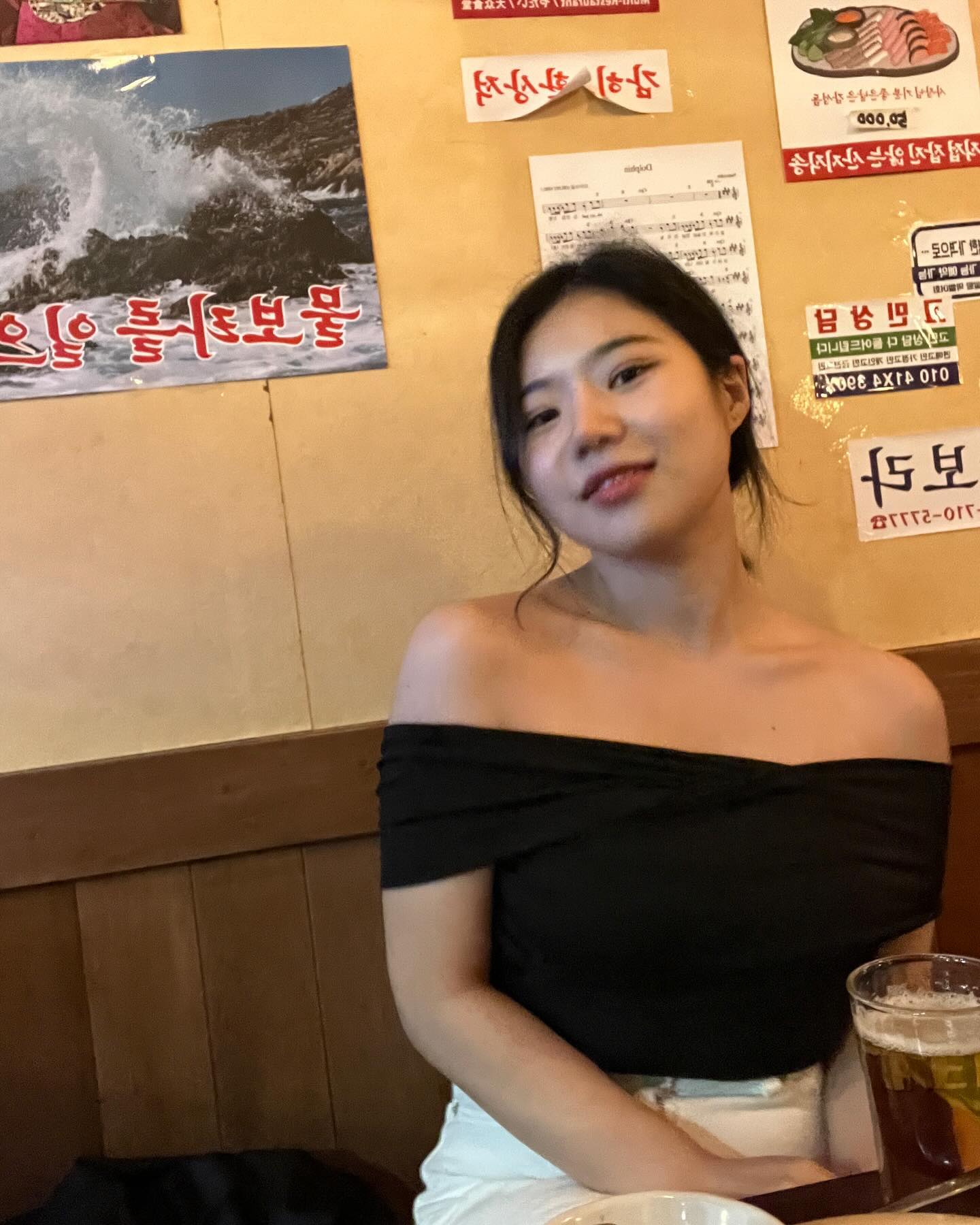 #협찬 
 솔직히 기대이상이어서 까흠짝 놀란집 🌊술집에서 나오는회 정말 기대안했는데 우럭이 사각거리는 식감이 진짜 맛있고 신선해서 맛잇더라구용! 3만원 모듬회 먹고 양이 적을까봐 걱정했는데 생각보다 양많아서 2차 가기전에 바닷가 걸으면서 소화시킬정도로 양도 넉넉하더라구요🤩🤩
그리구 여기 조명이 일단 셀카 맛집임😎

-

#협찬 #광안리술집 #광안리포차 #부산술집 #광안리핫플 #부산 #좋아요