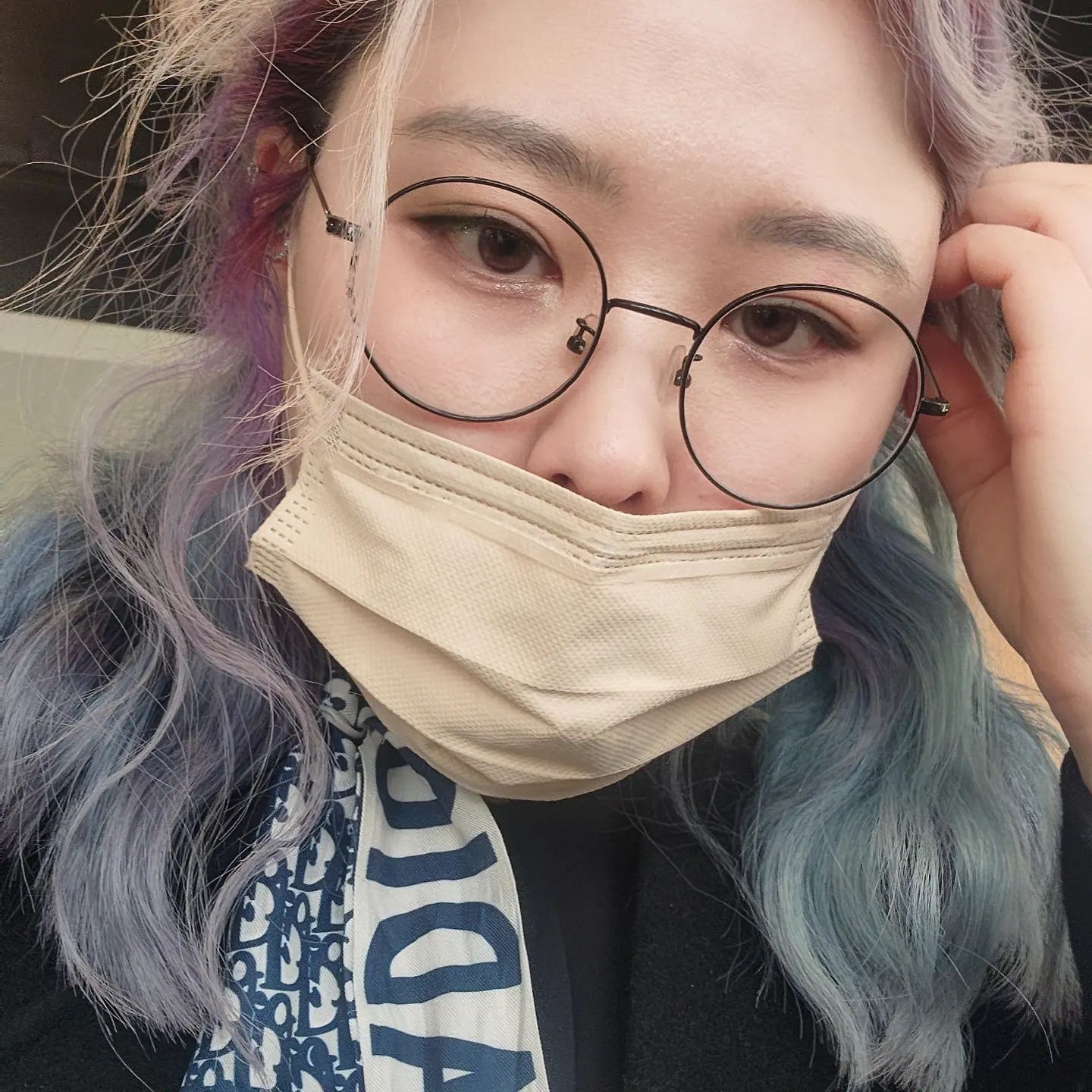 오늘 화장이 잘됨
그럼 뭐해.. 끝나고
작업실 갈건데..

#30대 #사업 #미팅 #피티 #피곤